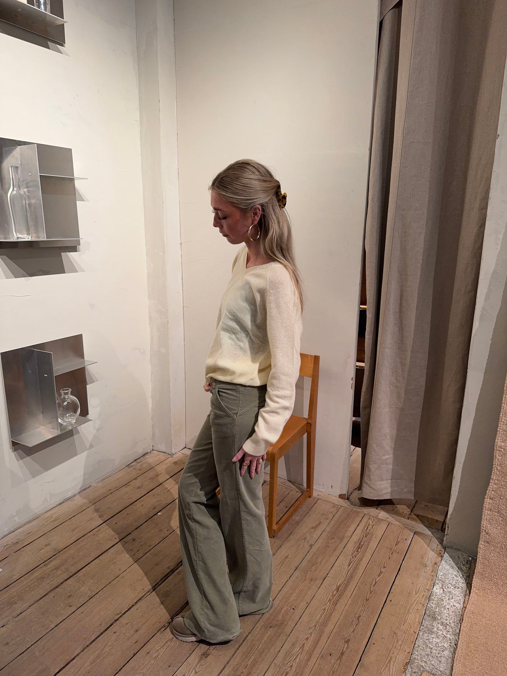 Luna – Yellow V‑neck Wool Winter Sweater