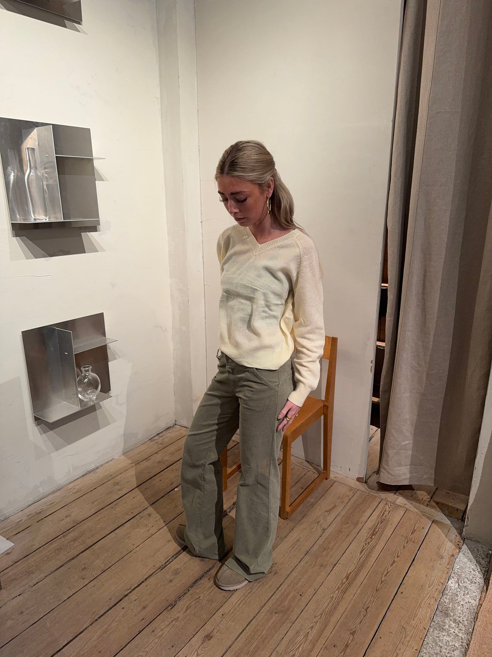 Luna – Yellow V‑neck Wool Winter Sweater