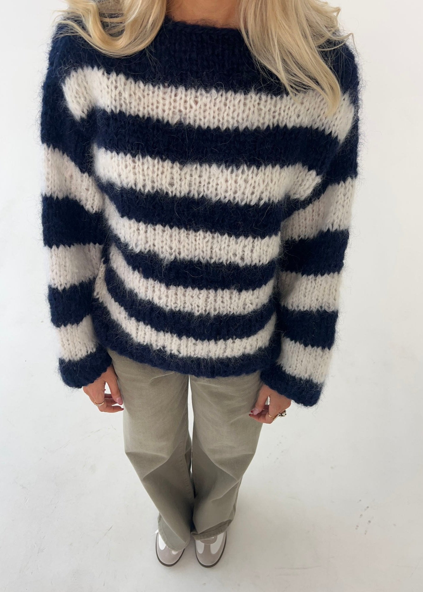 Ivy – Navy Sweater Pattern Yarn Kit