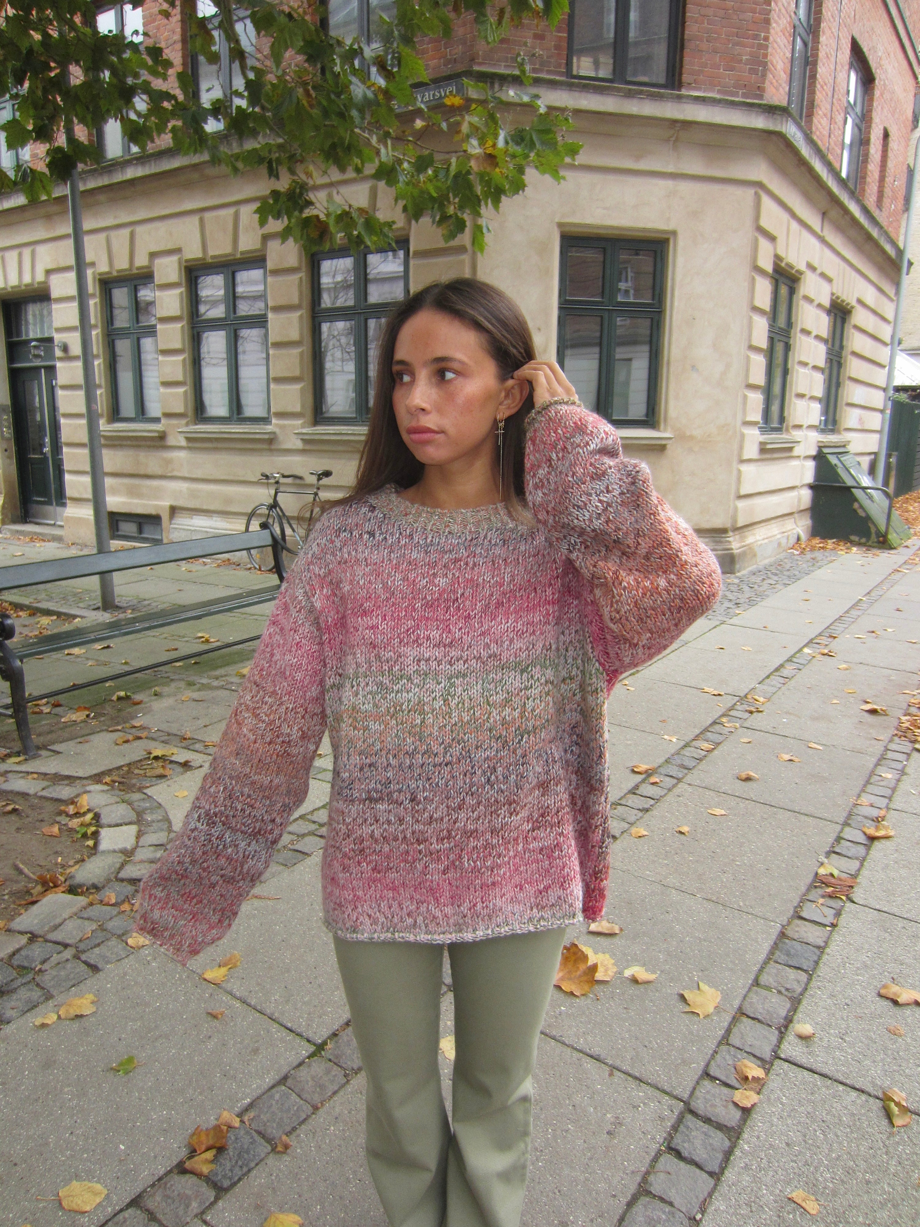 Grace – Pink Bubble Knit Autumn Sweater