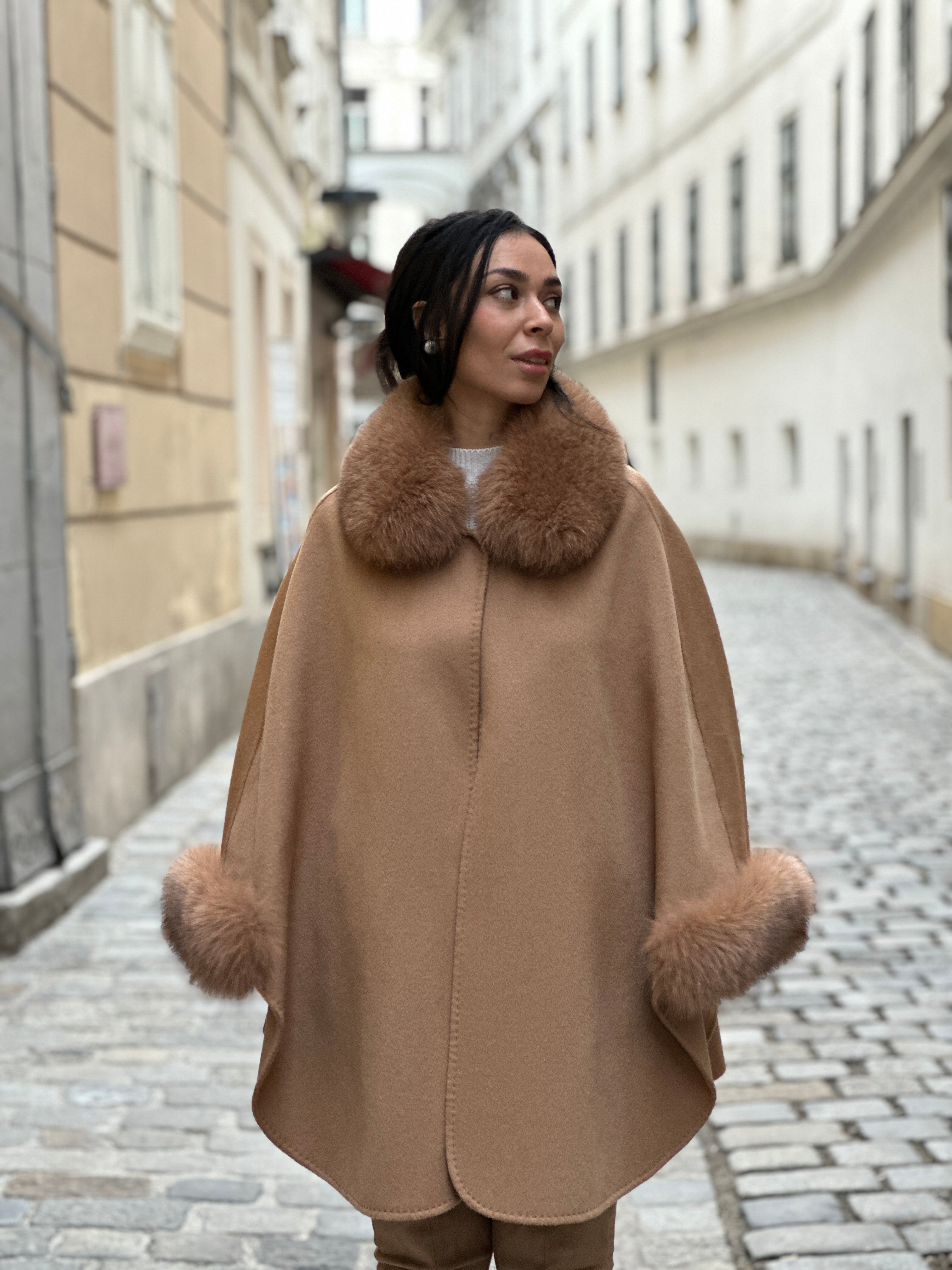 Lisa - Cashmere Fox Fur Cape coat