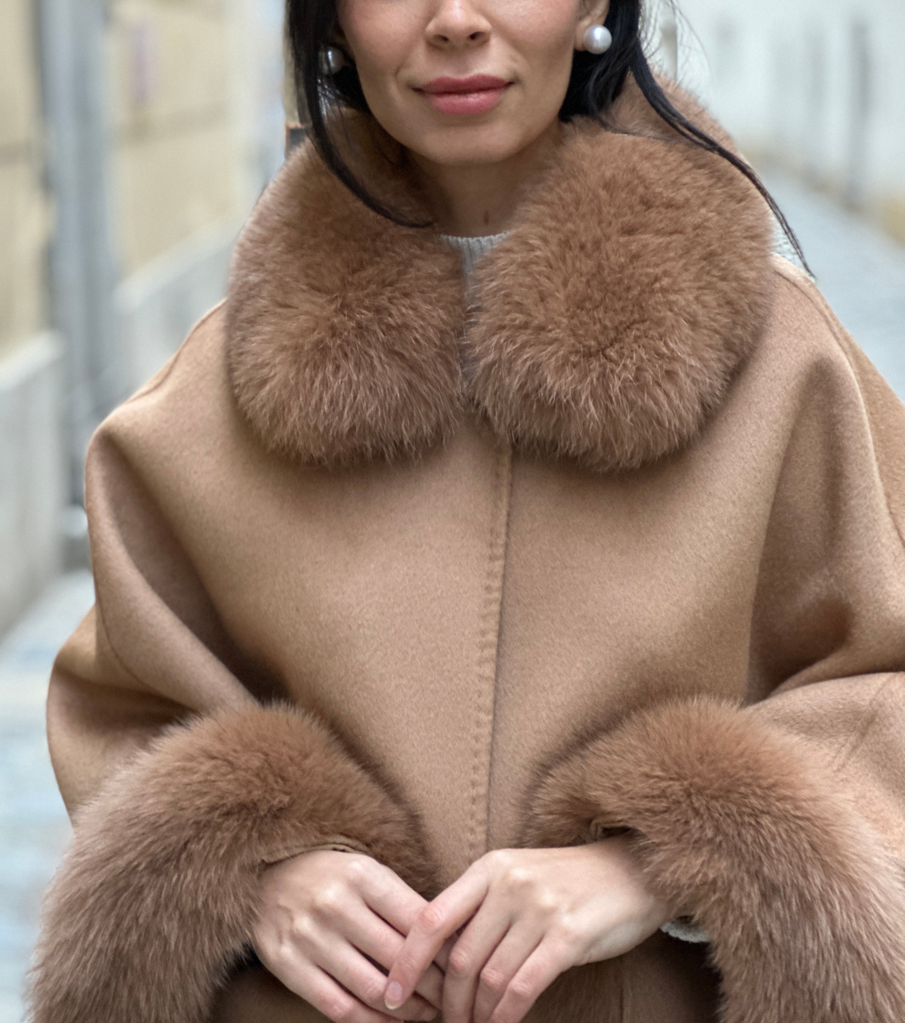 Lisa - Cashmere Fox Fur Cape coat
