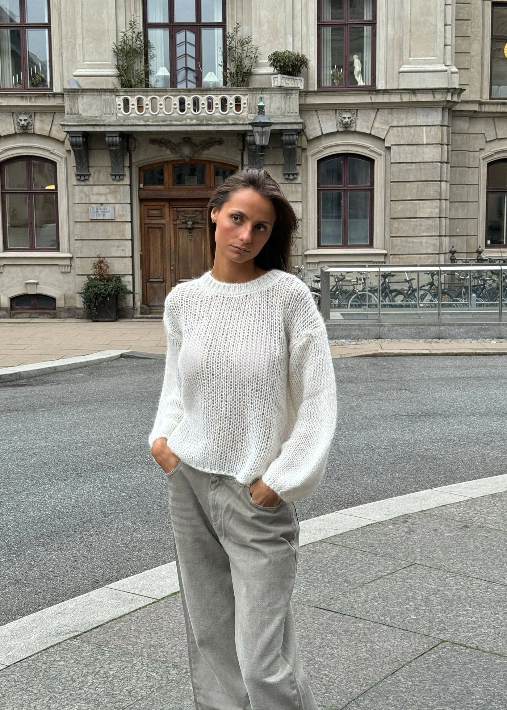 Hannah – White Loose Knit Sweater