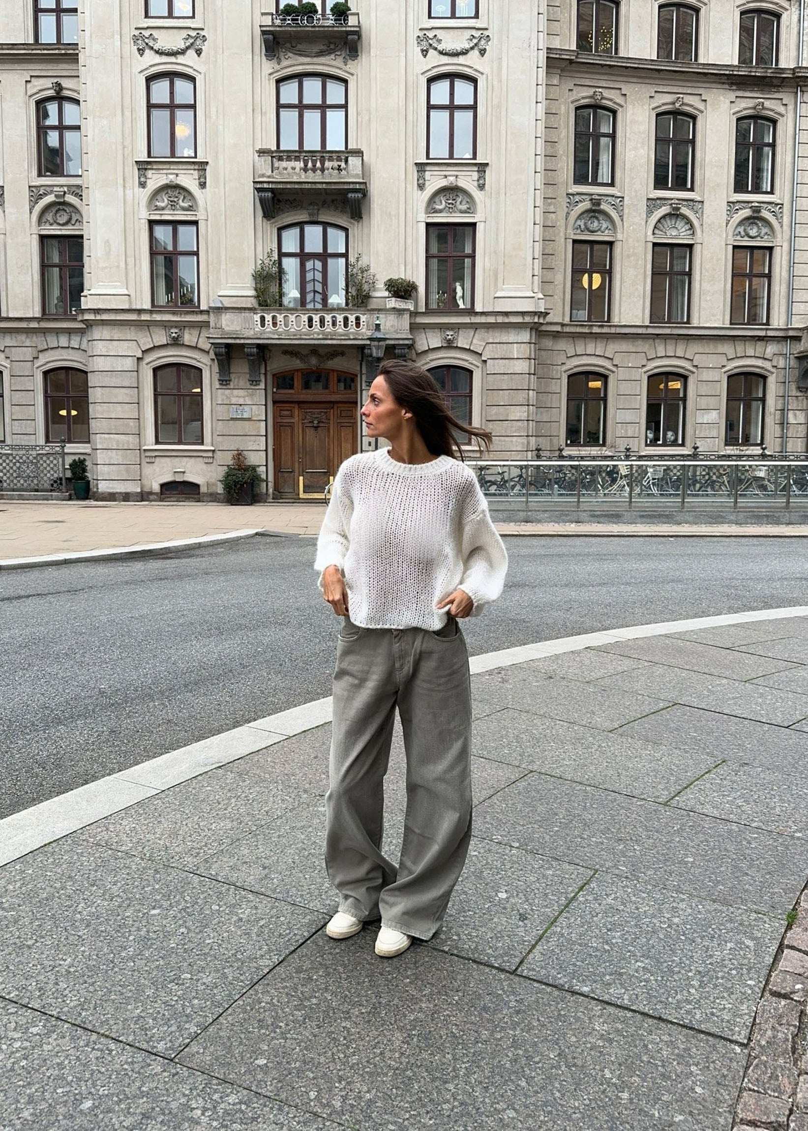 Hannah – White Loose Knit Sweater