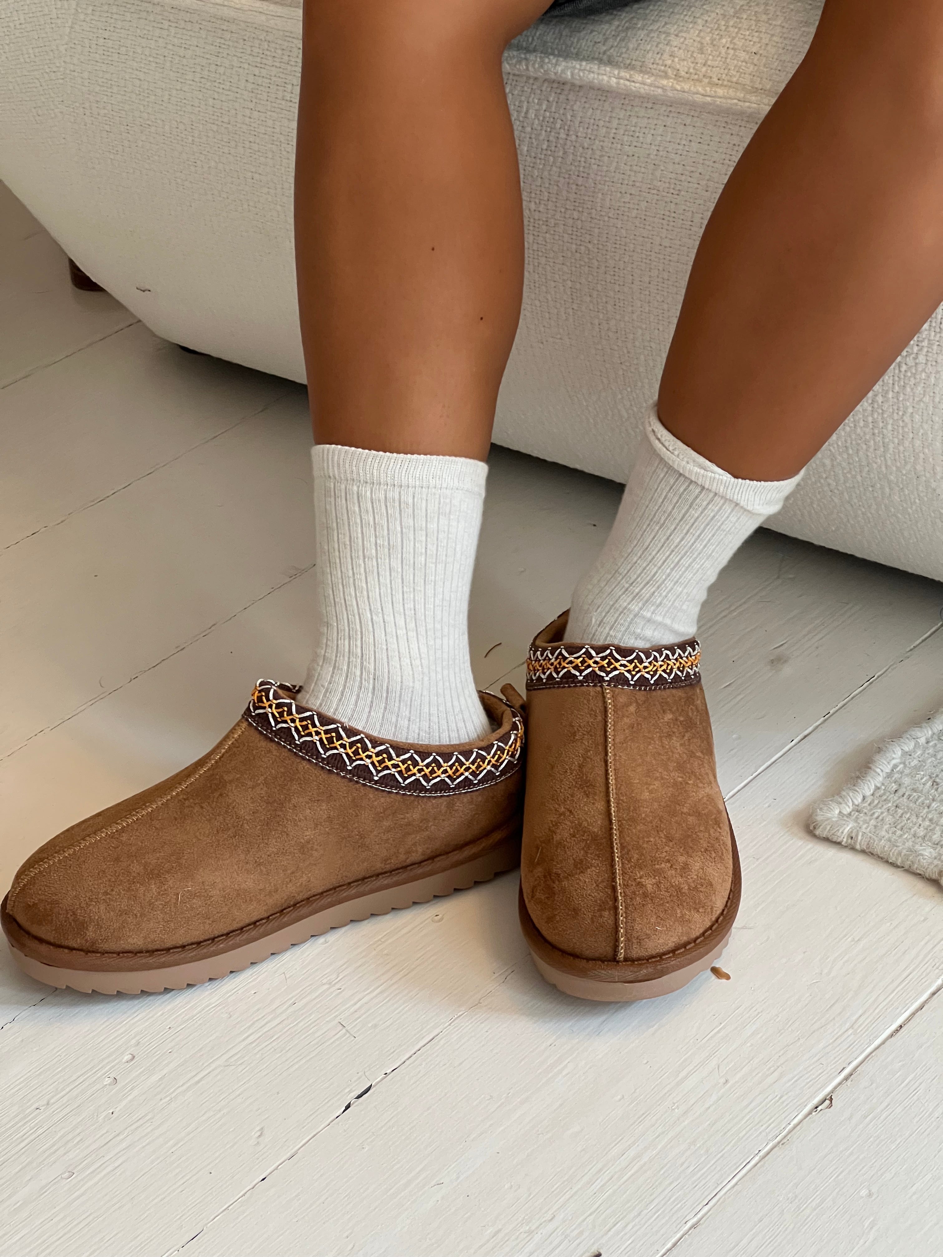 Nina – Camel Teddy Mini Boot Winter Slippers
