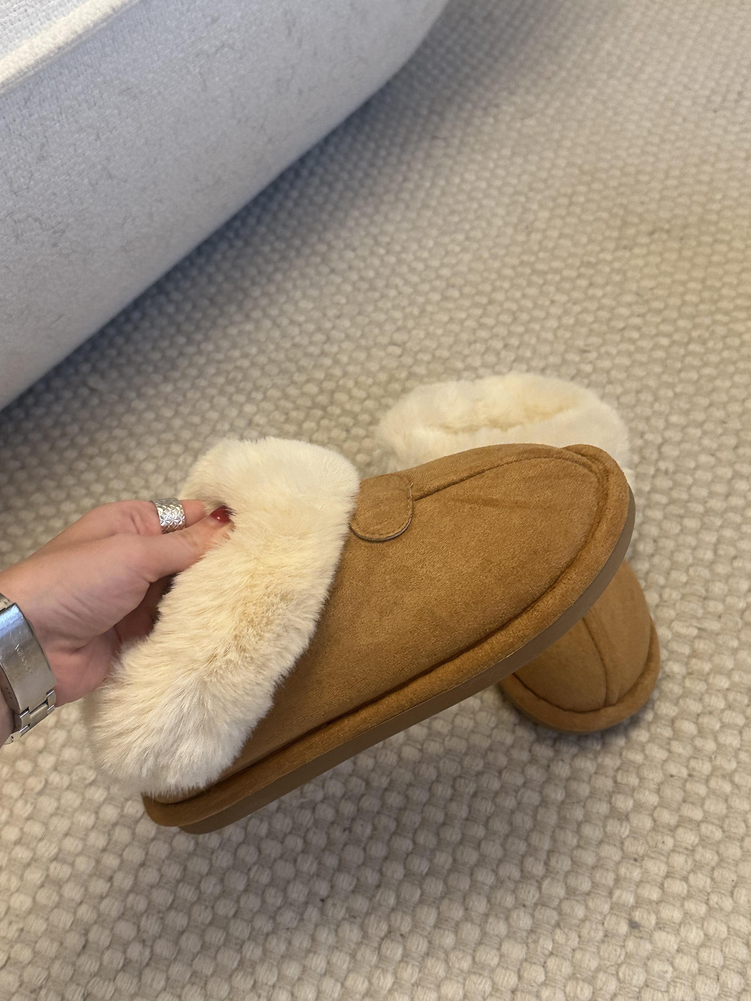 Siena – Beige Faux Fur Slipper Boots