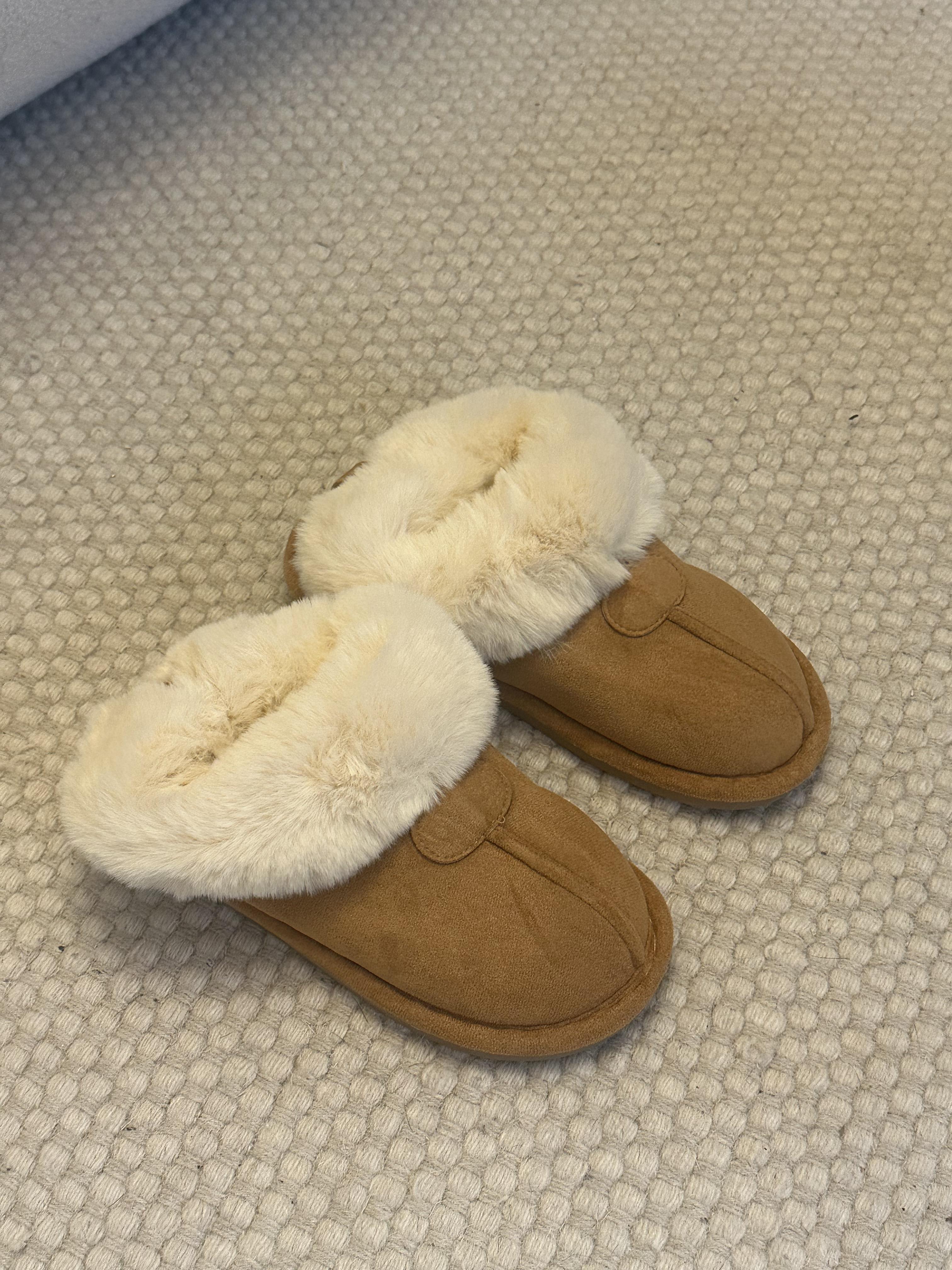 Siena – Beige Faux Fur Slipper Boots