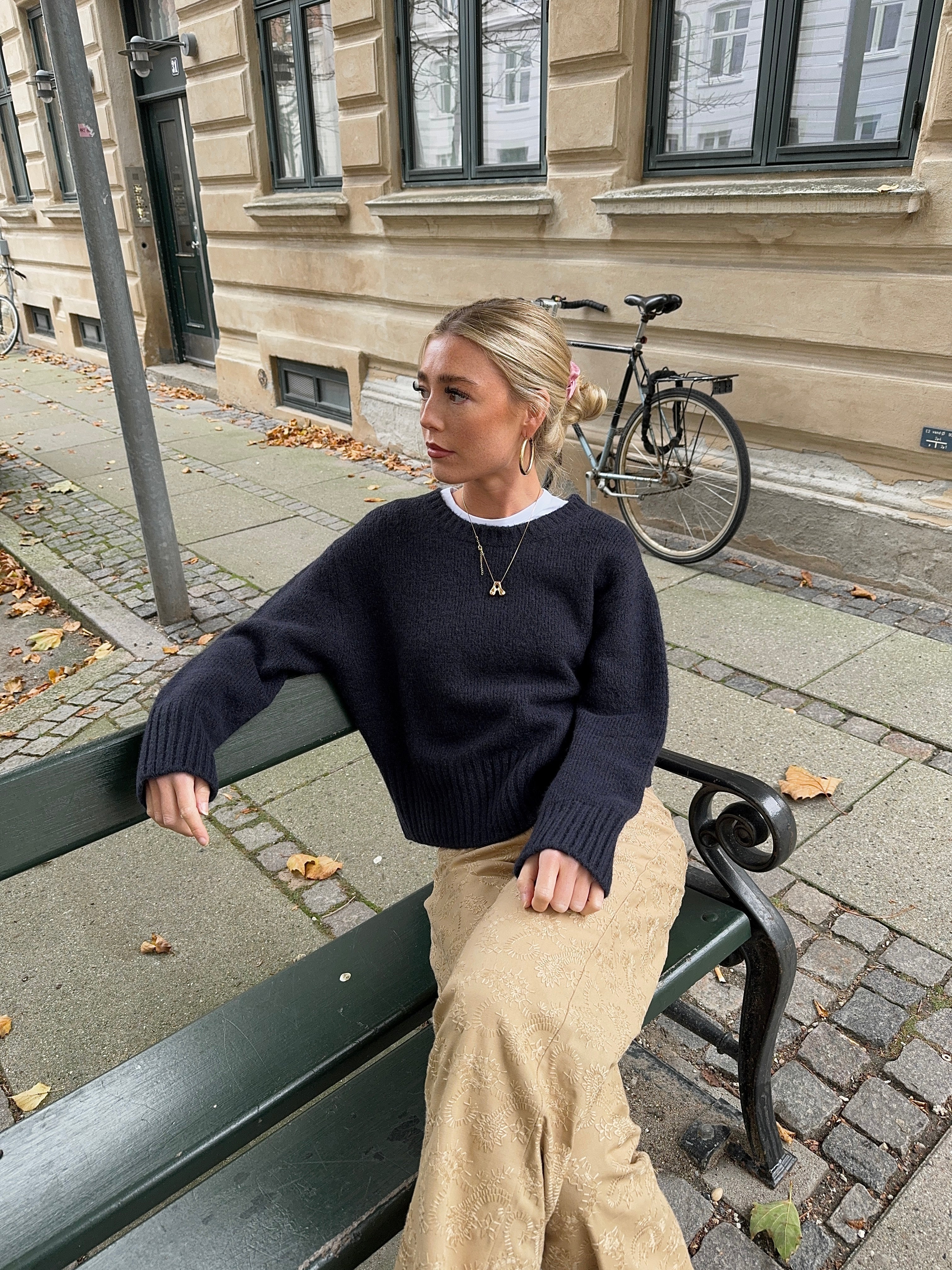 Moda – Classic Navy Knit Jumper