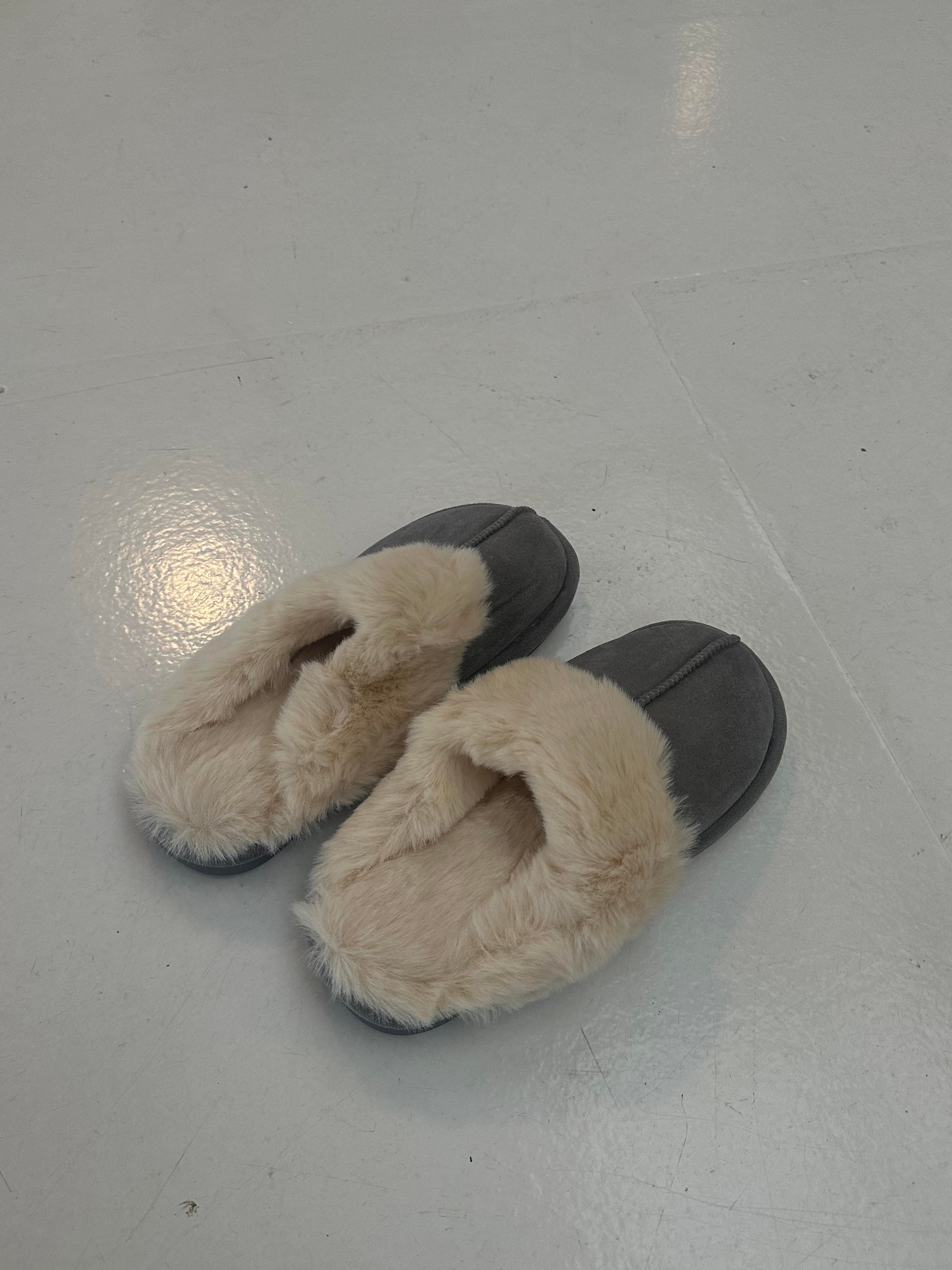 Mira – Grey Fur Lined Home Slippers