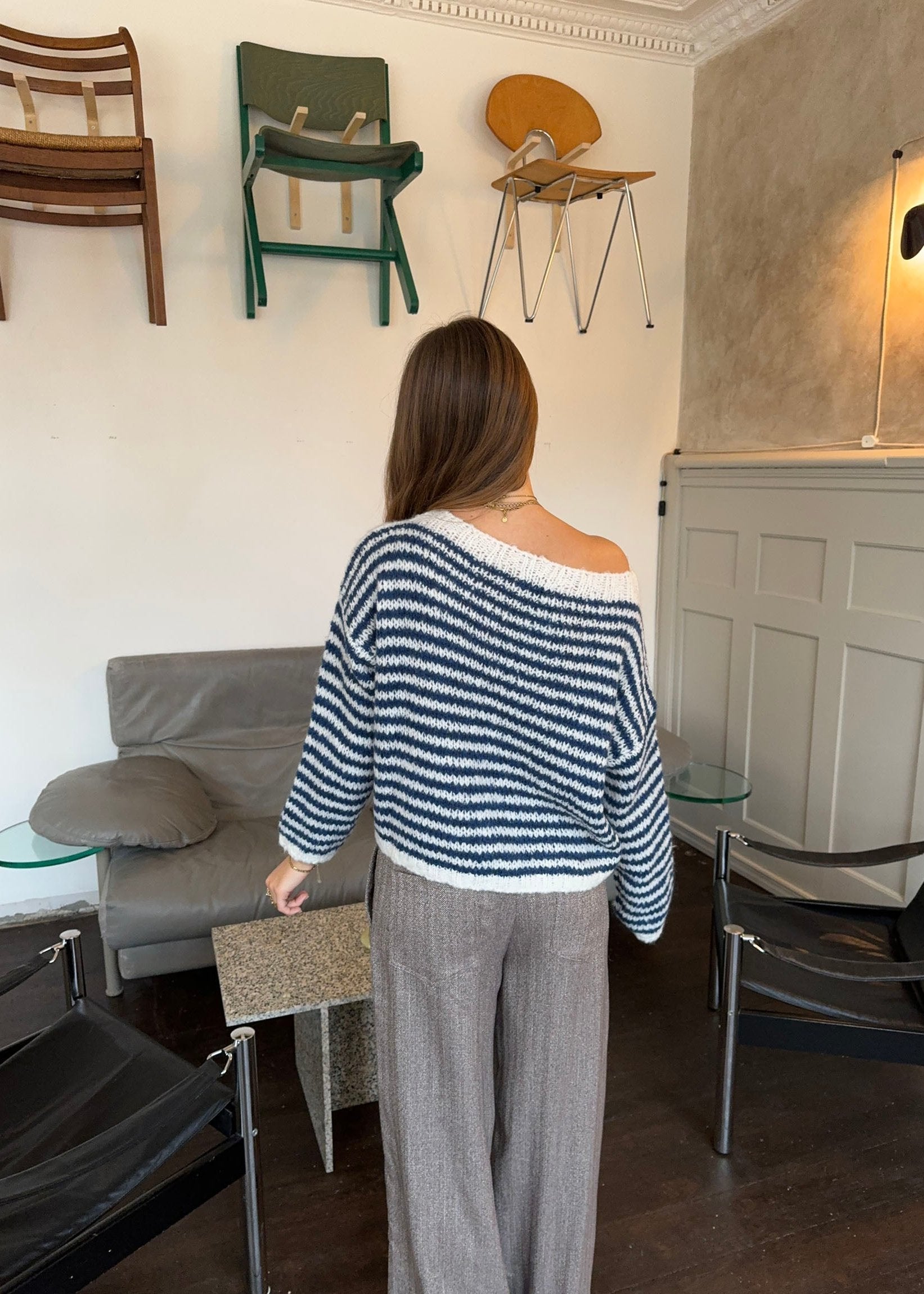 Grace – Navy Striped Retro Off‑Shoulder Sweater