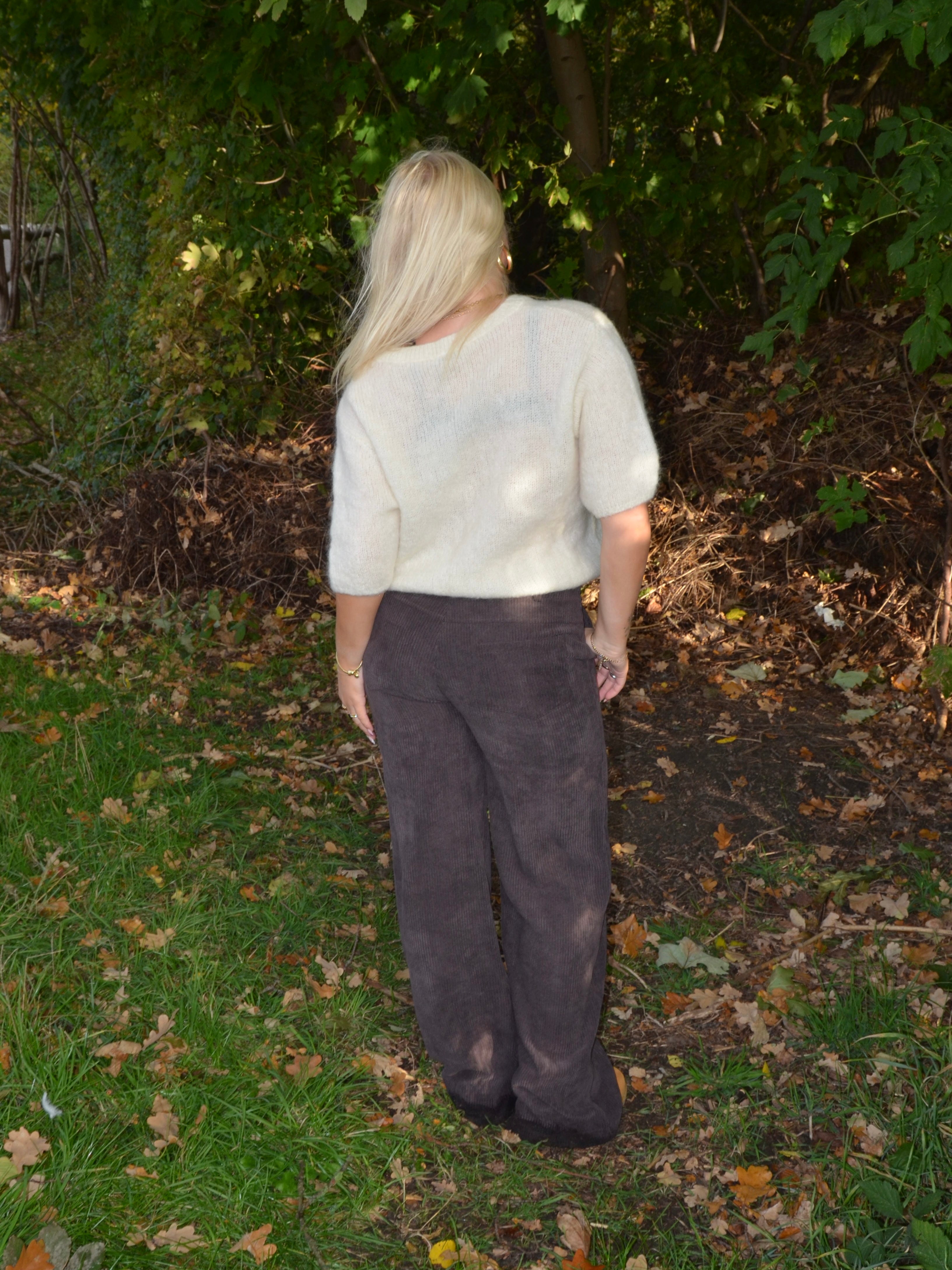 Rancy – Off-White Short-Sleeve Winter Sweater