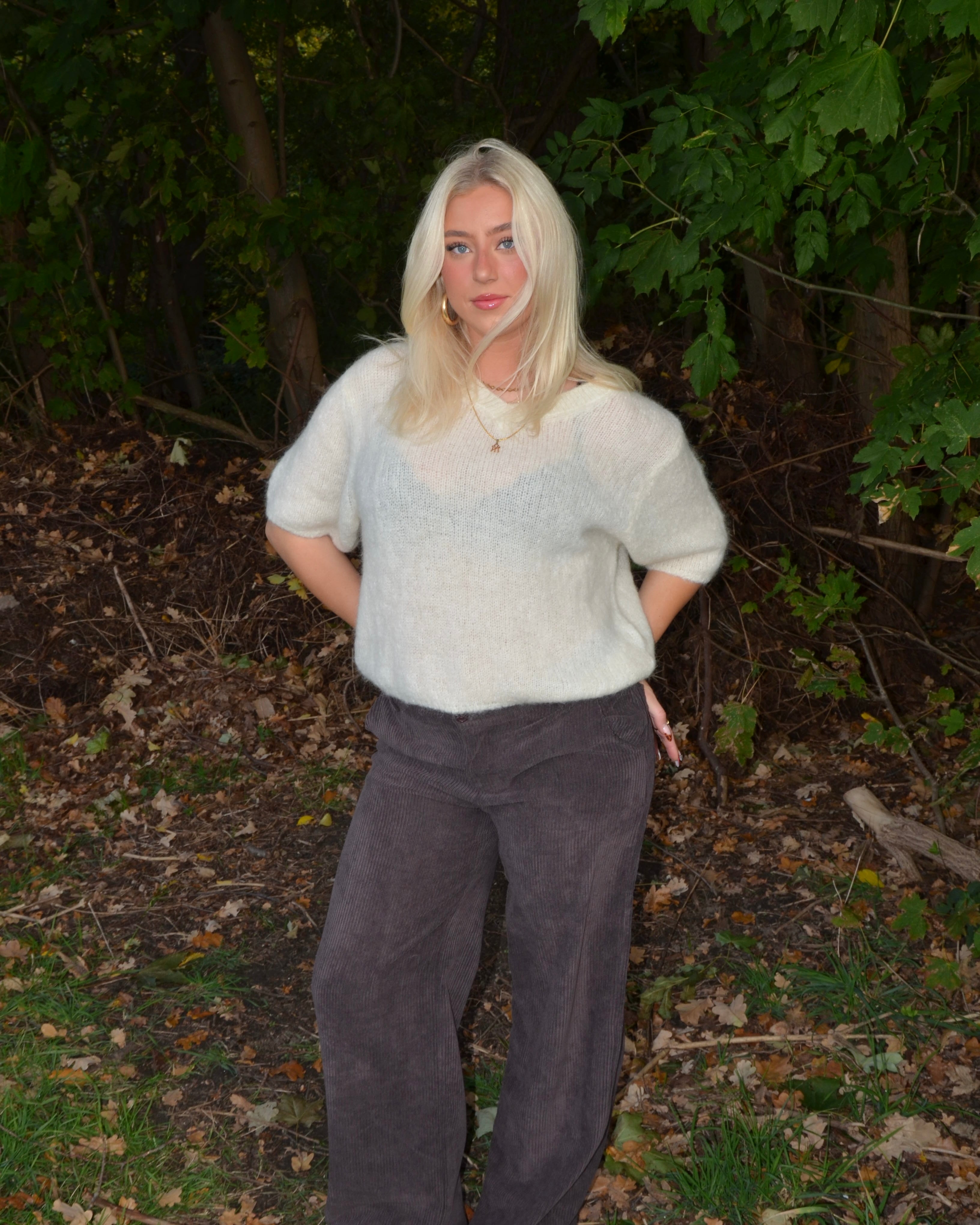 Rancy – Off-White Short-Sleeve Winter Sweater