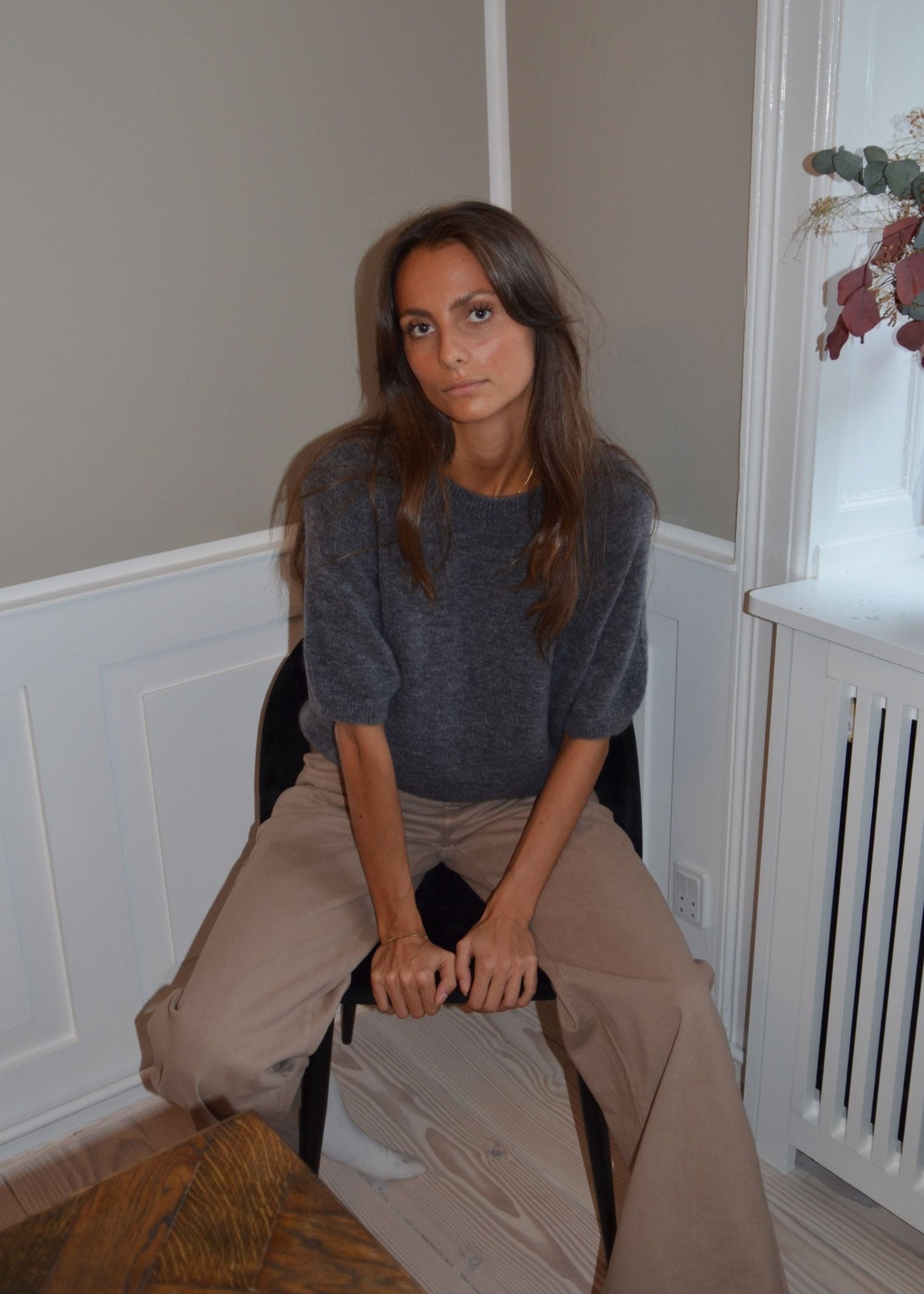 Ulla – Dark Grey Short-Sleeved Knit Winter Sweater
