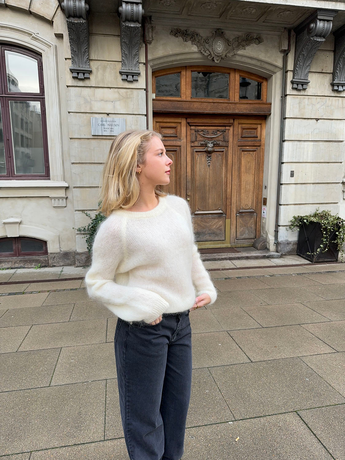 Sofie – White Balloon Mohair Winter Sweater