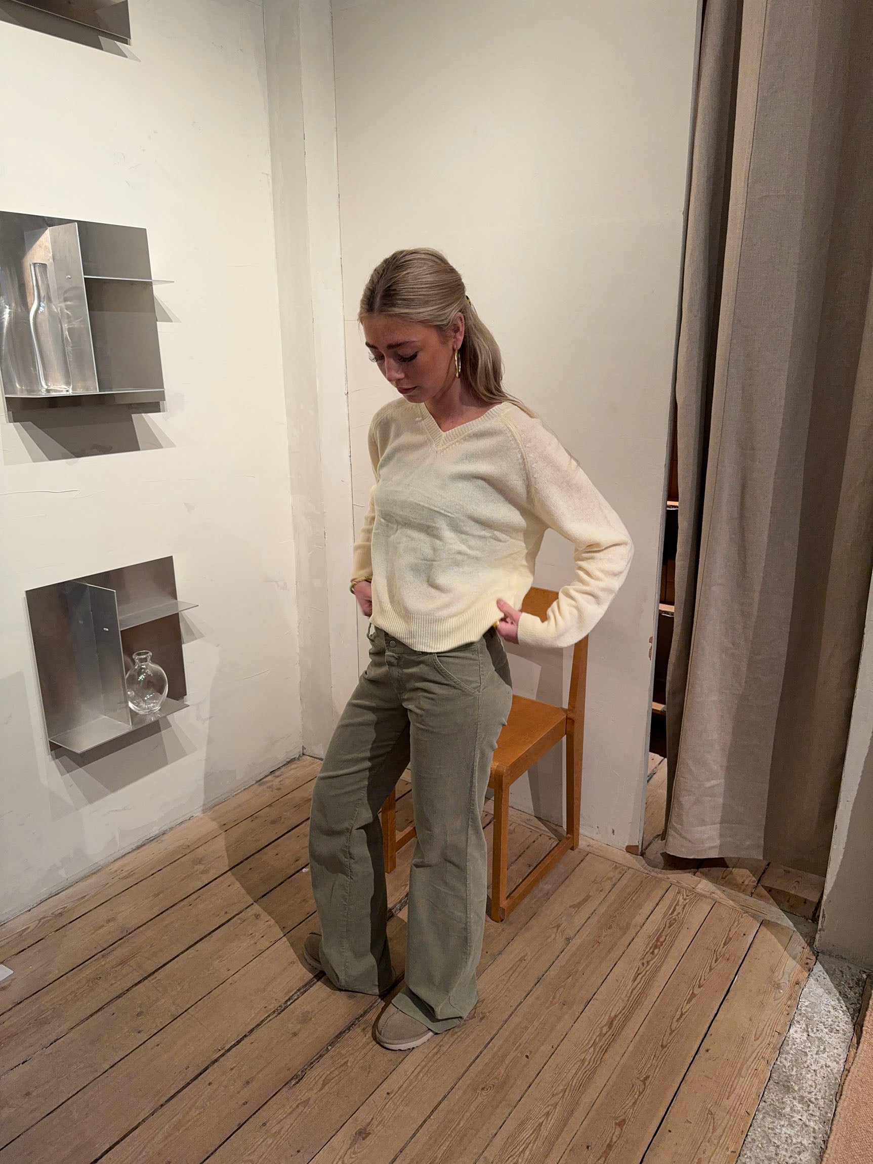 Luna – Yellow V‑neck Wool Winter Sweater