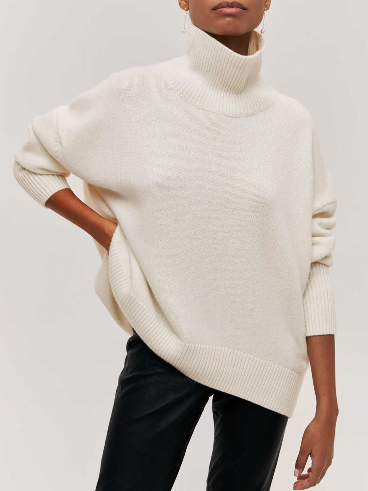 Lisa - Turtleneck Oversized Sweater Woman