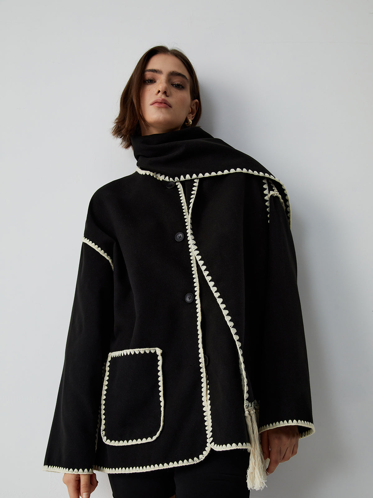 Contrast Trim Jacket With Matching Scarf Woman
