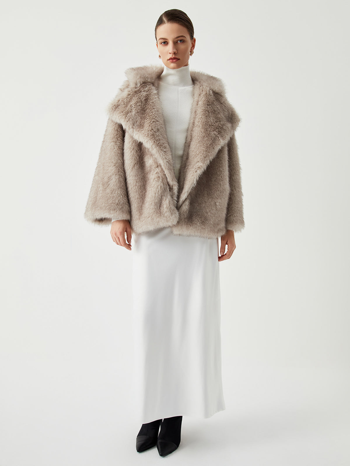 Oversized Collared Faux Fur Coat Woman