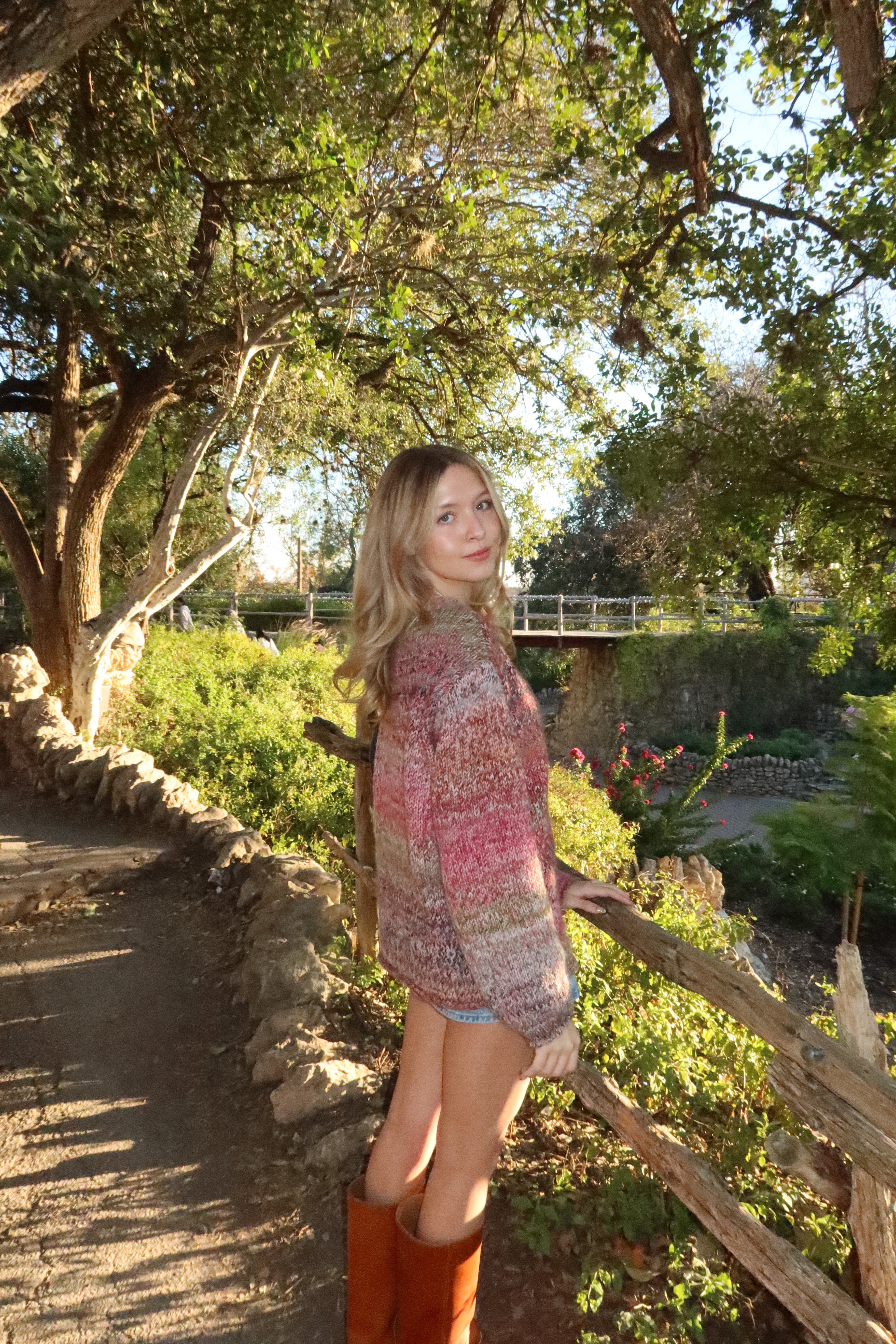 Grace – Pink Bubble Knit Autumn Sweater