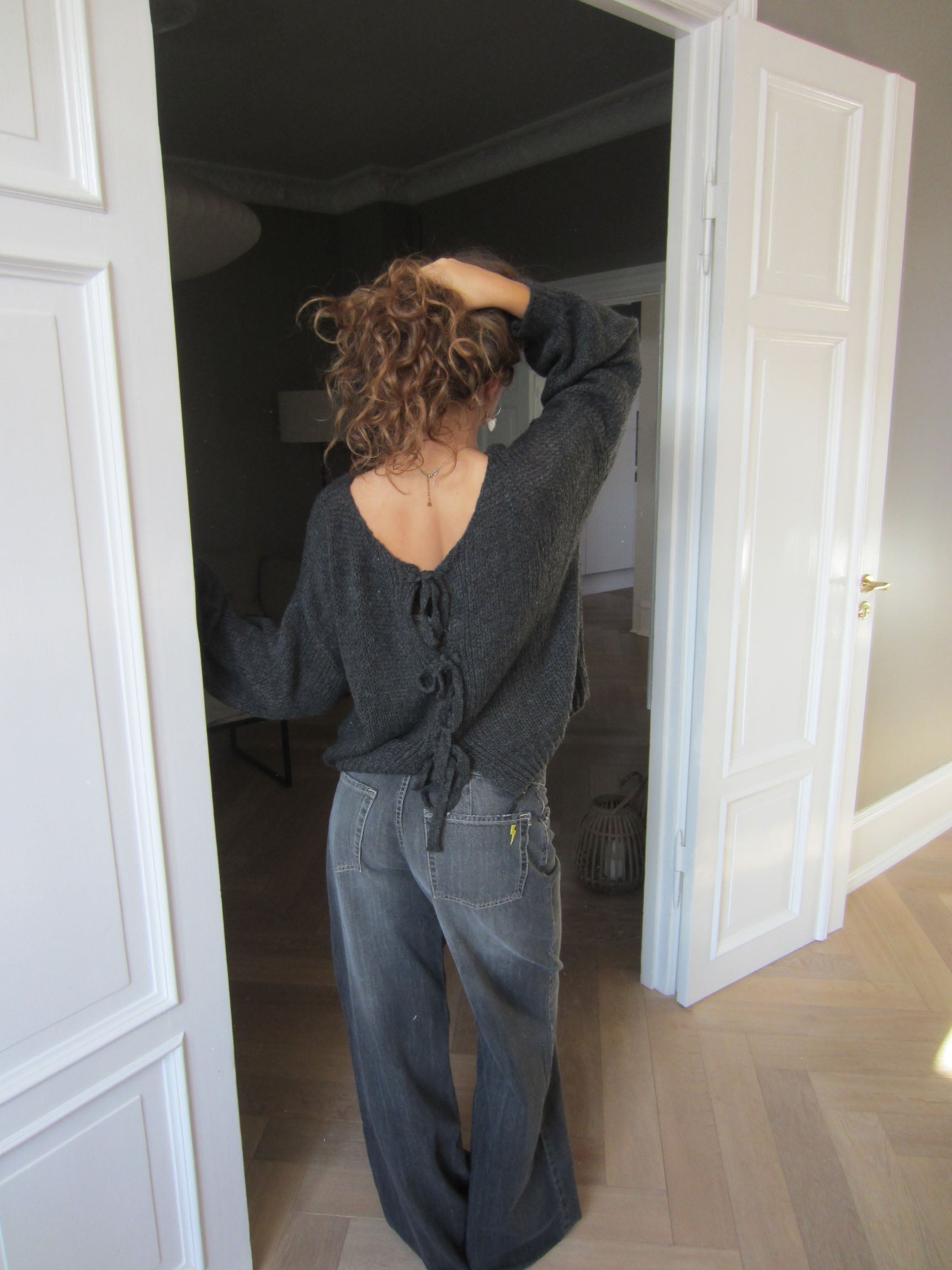 Eva – Grey Tie‑Back Loose Knit Sweater
