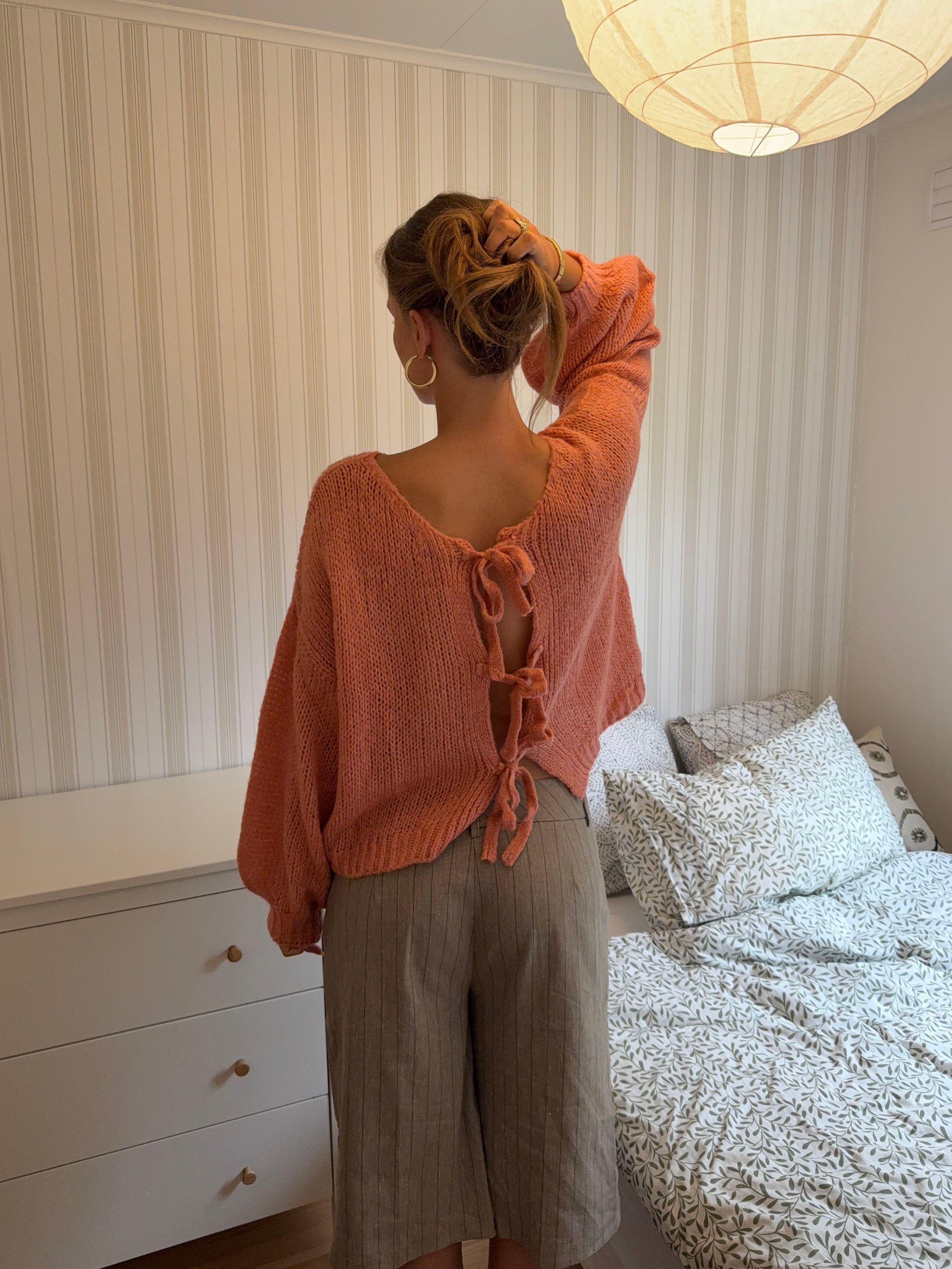 Amelia – Dark Gray Tie Back Winter Sweater