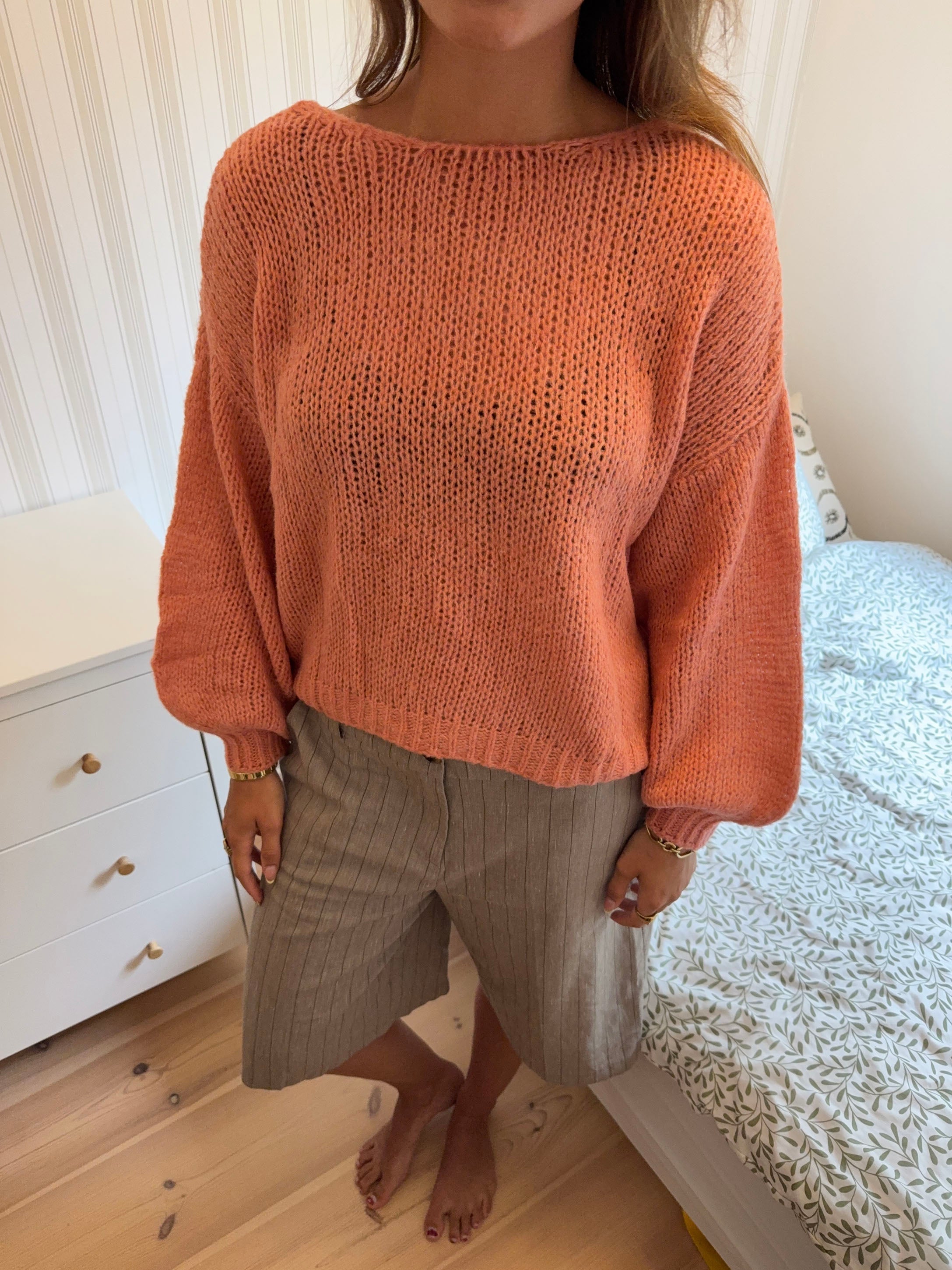 Amelia – Dark Gray Tie Back Winter Sweater