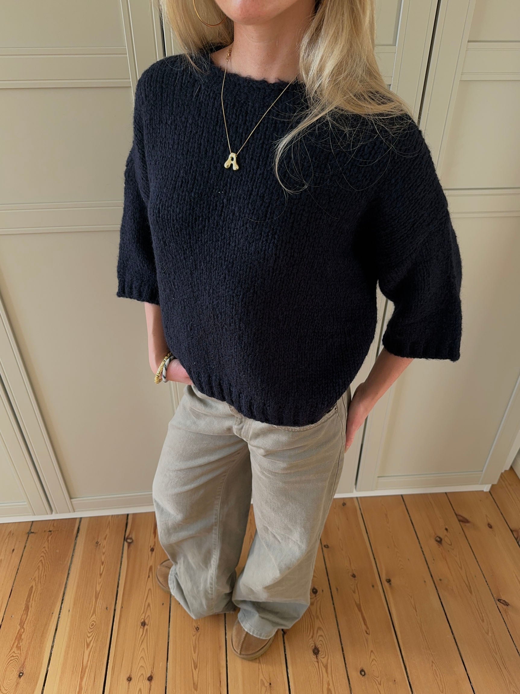 Layla – Navy Short Sleeve Knit Winter Sweater