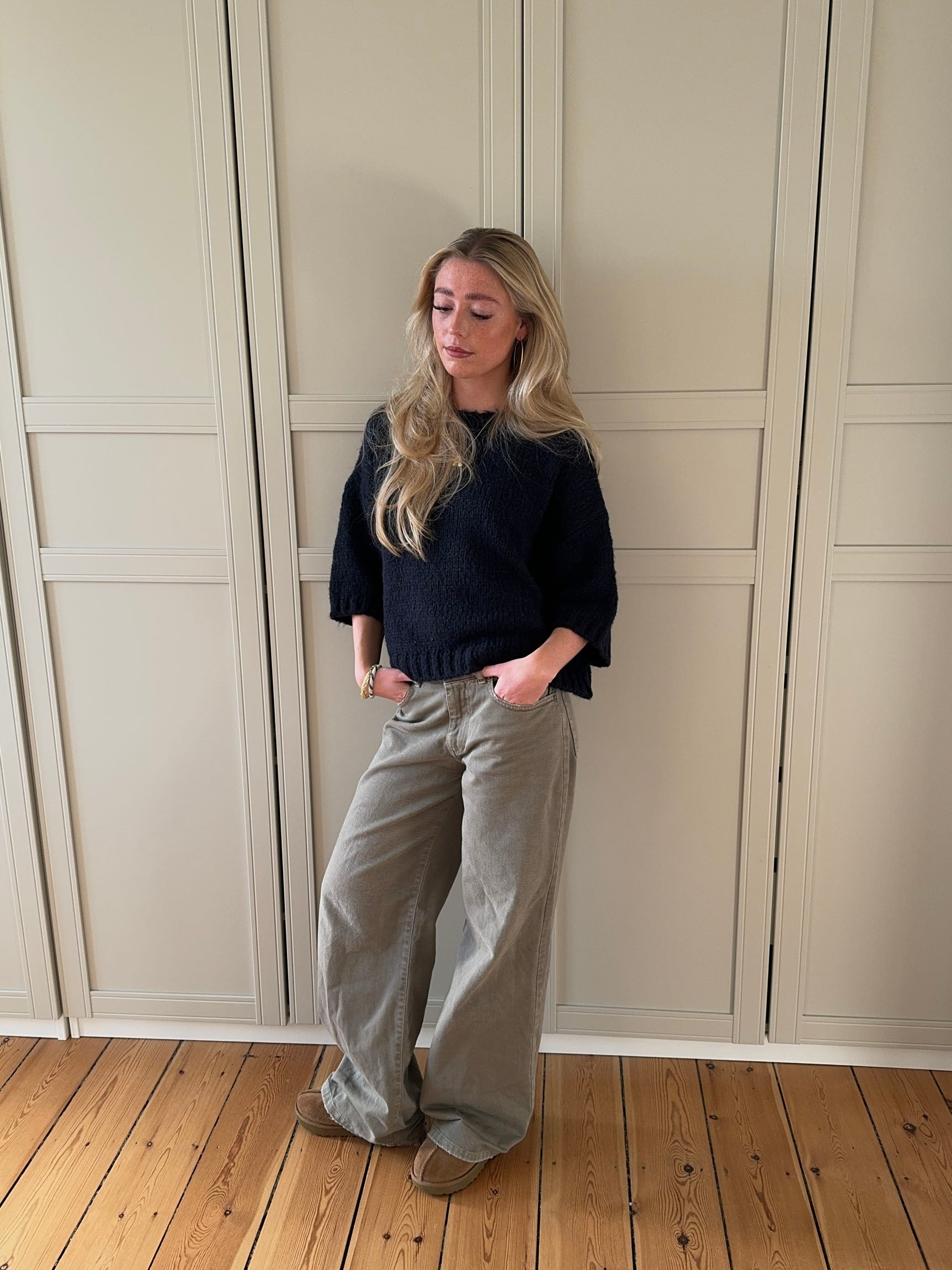 Layla – Navy Short Sleeve Knit Winter Sweater