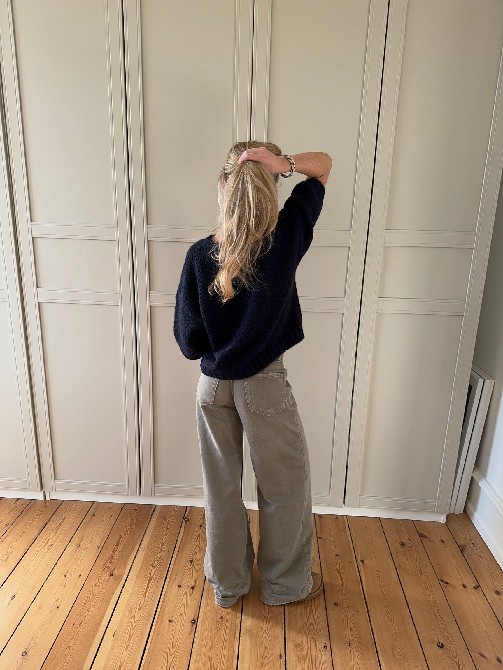 Layla – Navy Short Sleeve Knit Winter Sweater