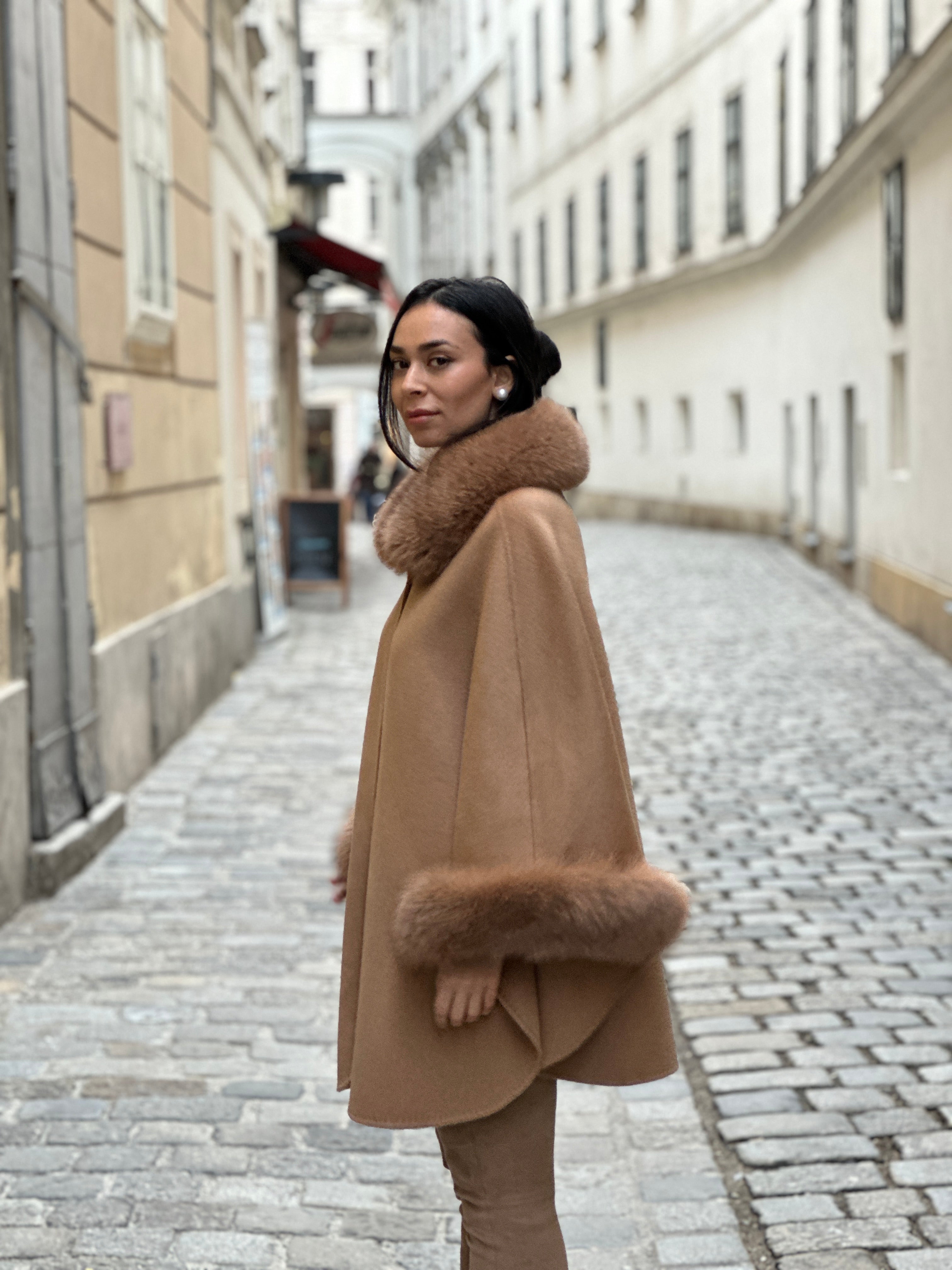 Lisa - Cashmere Fox Fur Cape coat