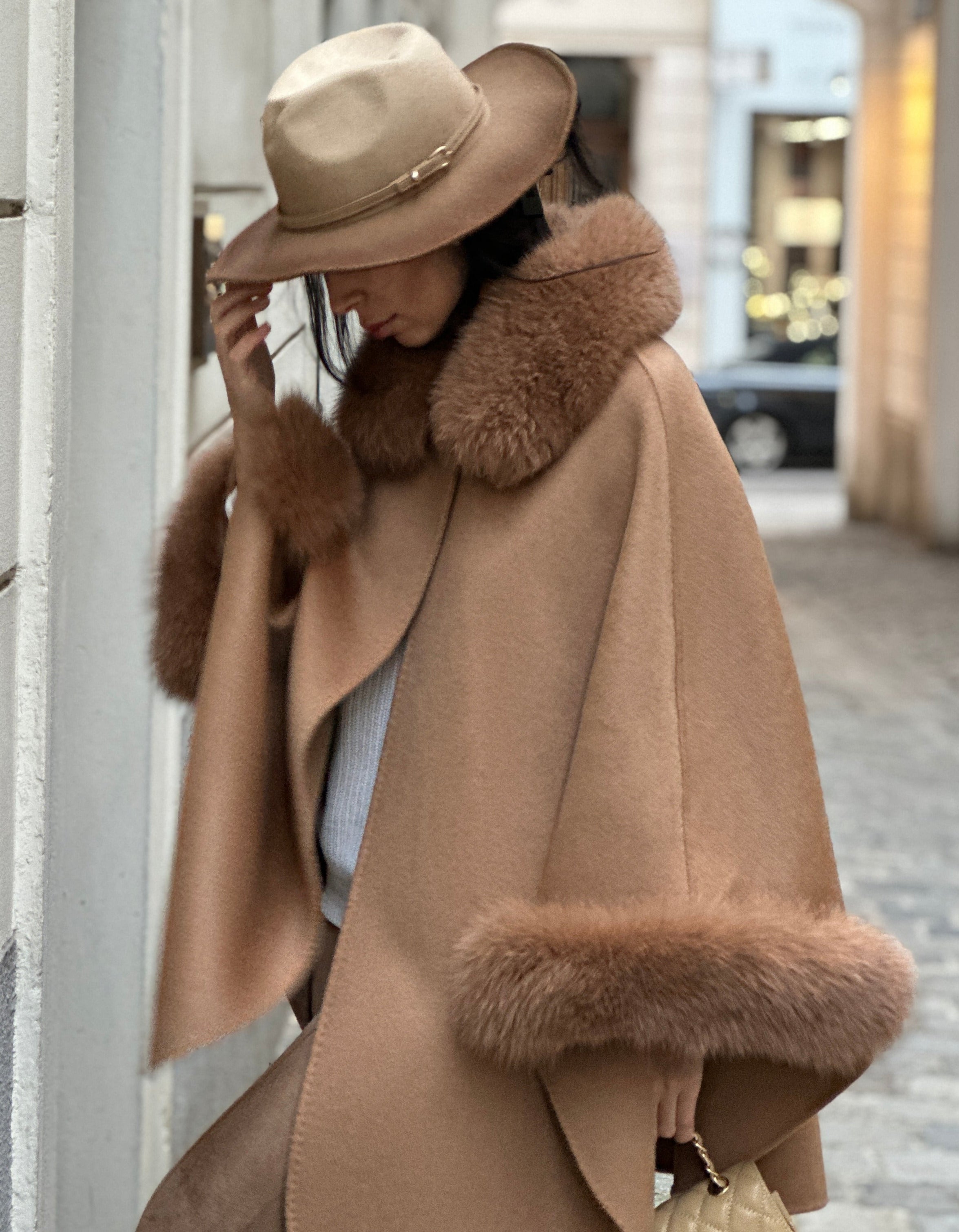 Lisa - Cashmere Fox Fur Cape coat