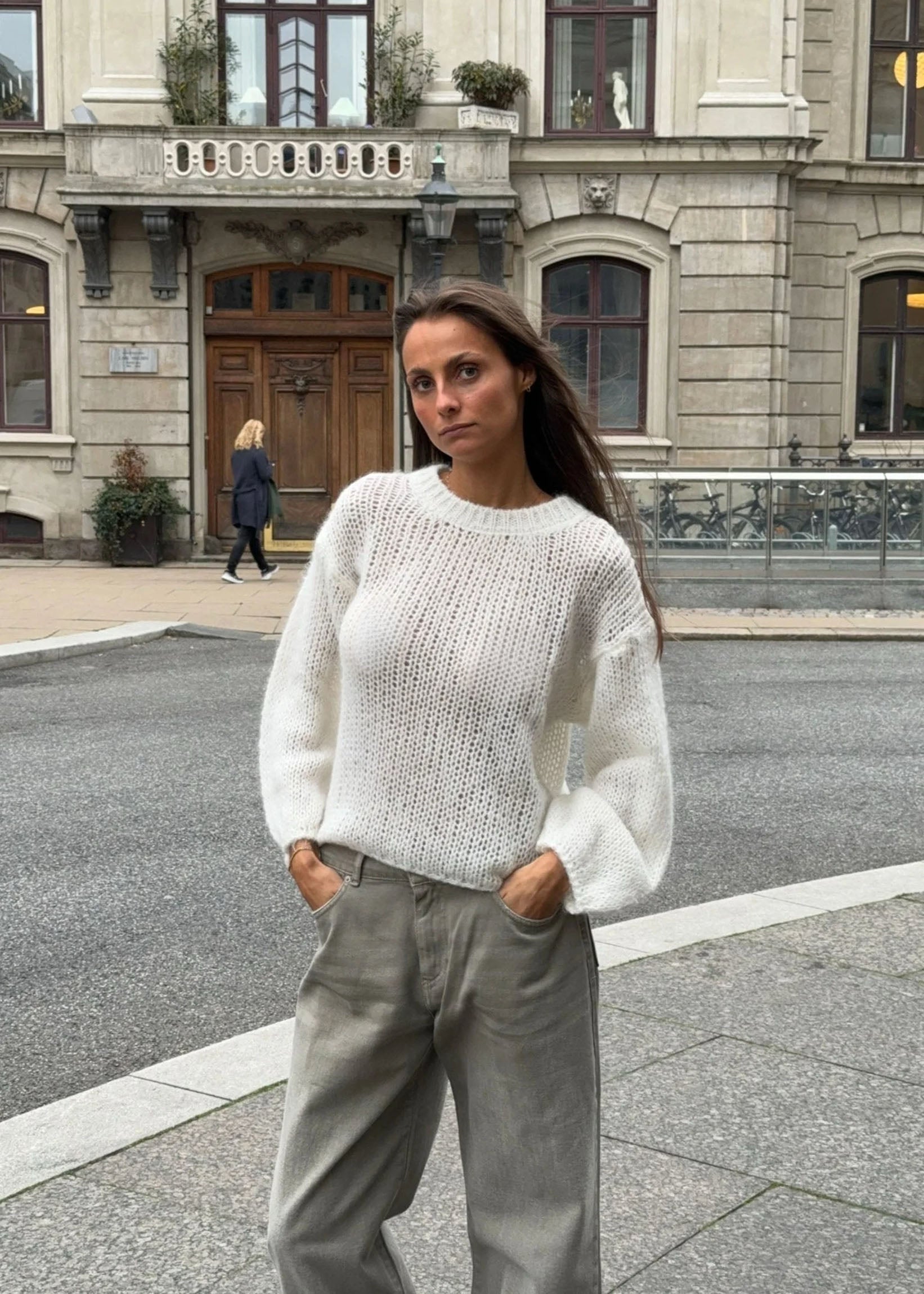 Hannah – White Loose Knit Sweater