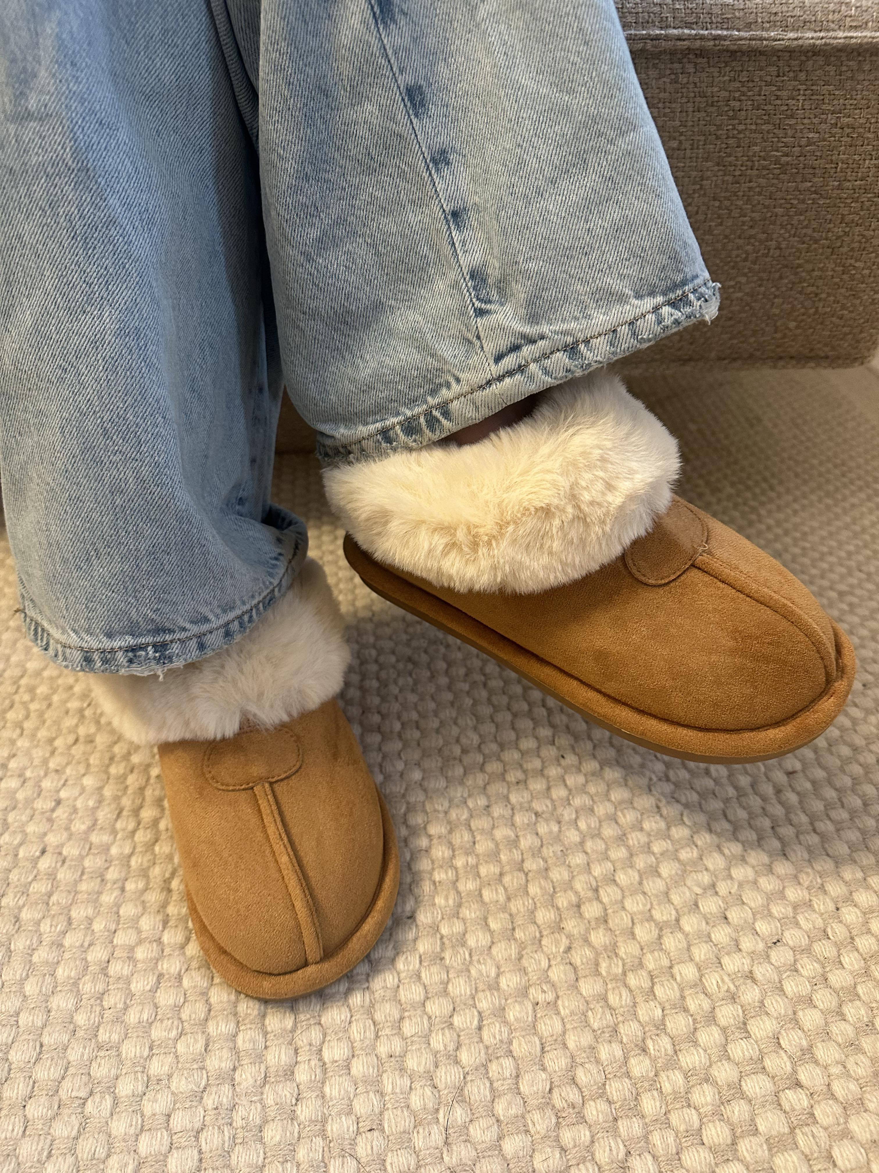 Siena – Beige Faux Fur Slipper Boots