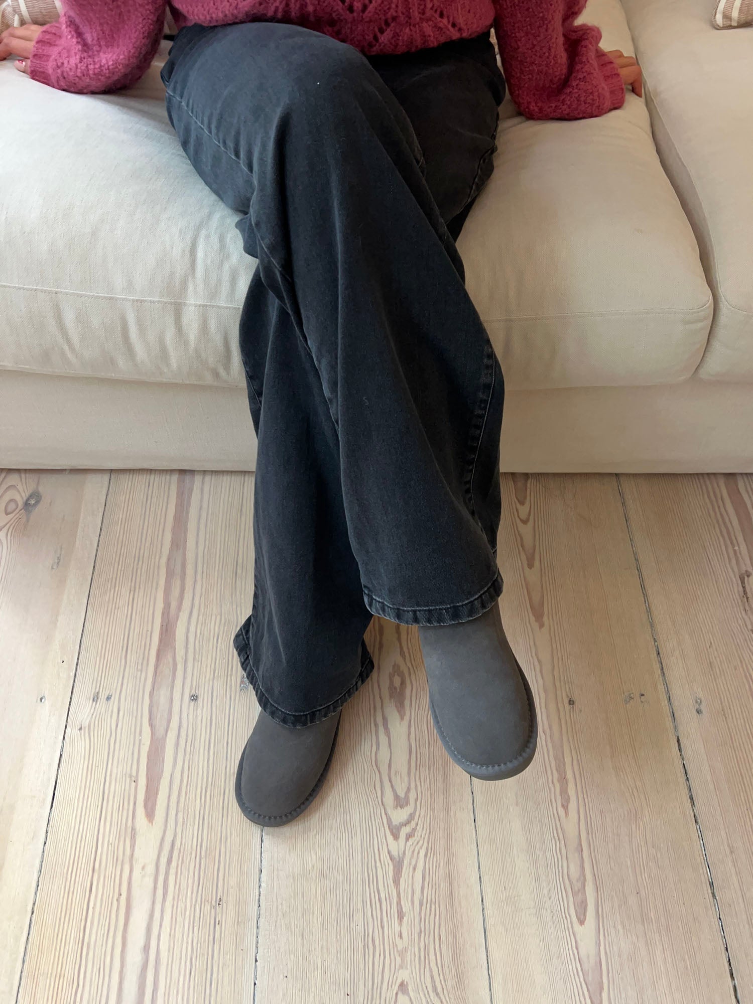 Mila – Gray Short Fur Teddy Boots