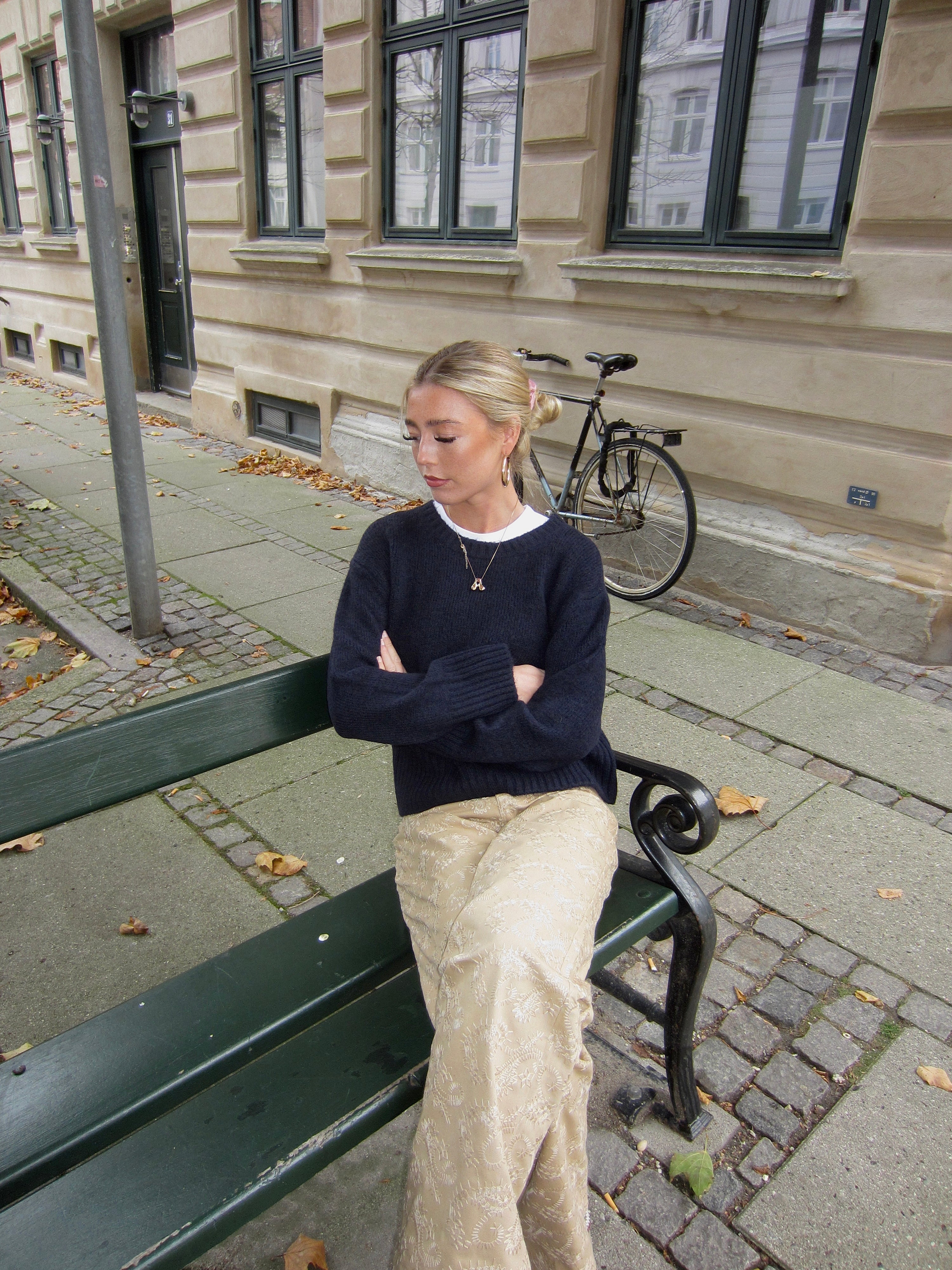 Moda – Classic Navy Knit Jumper