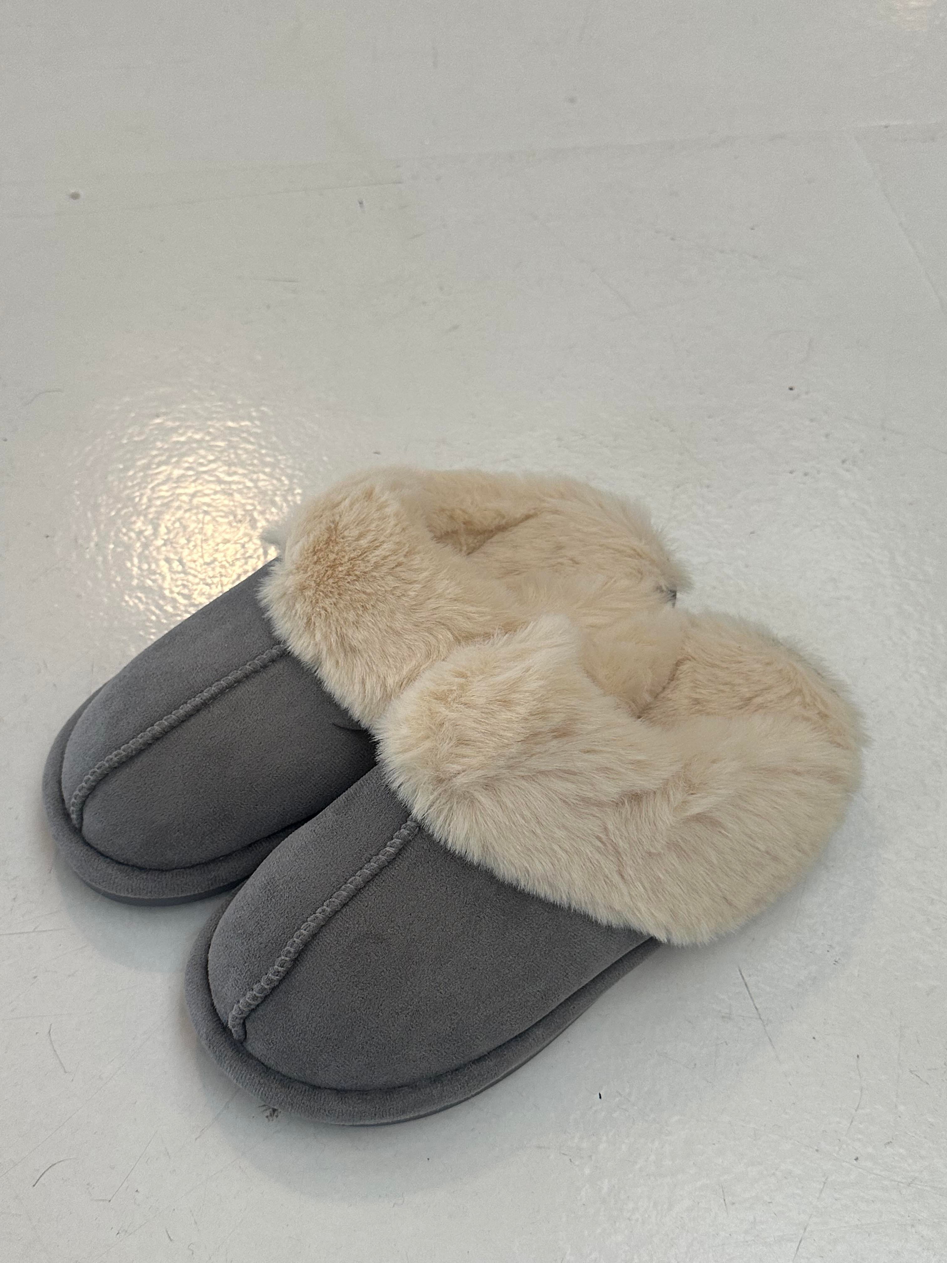 Mira  – Grey Fur Lined Home Slippers
