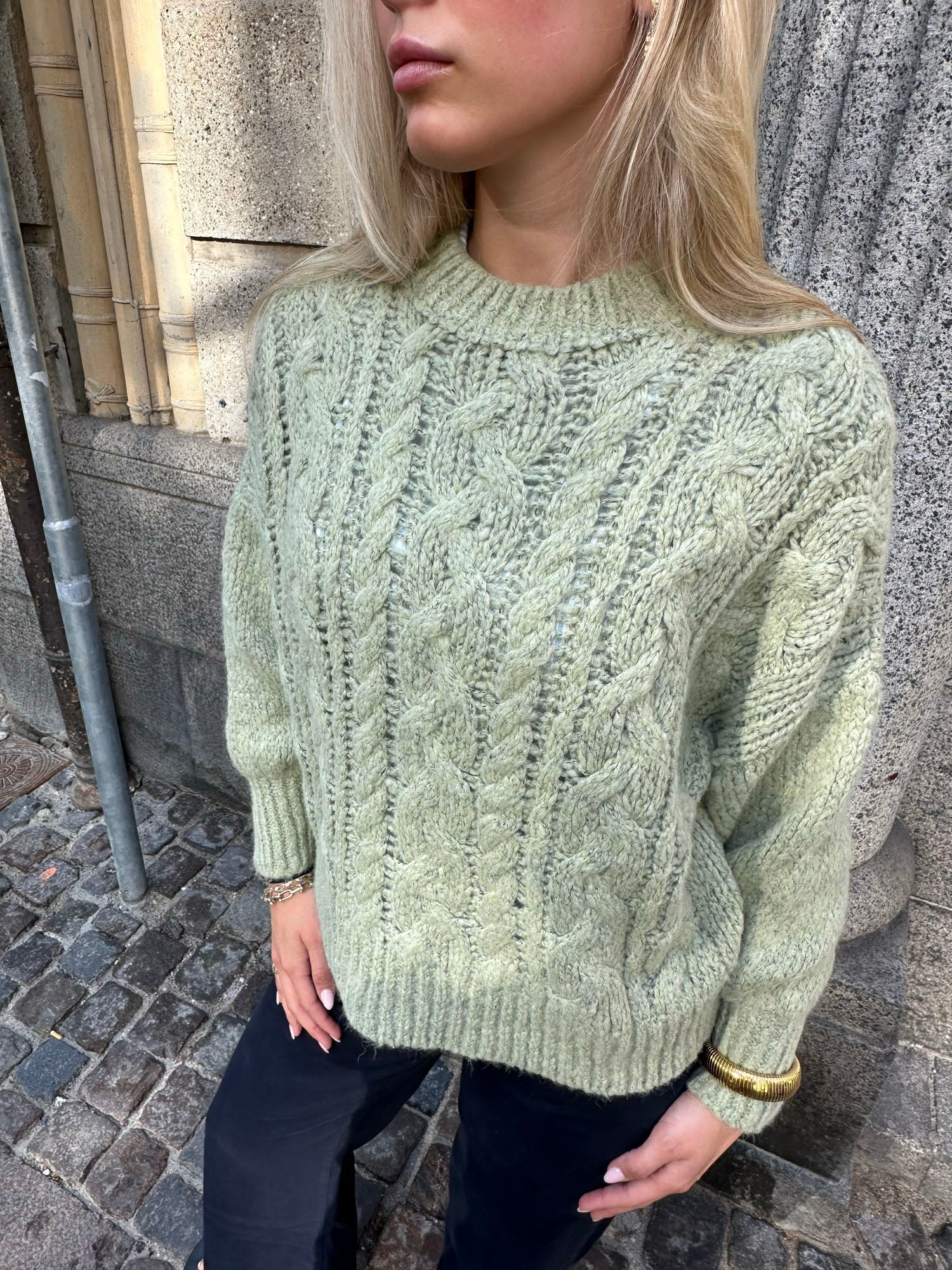 Raffaella – Sage Green Cable Knit Sweater Balloon Sleeves