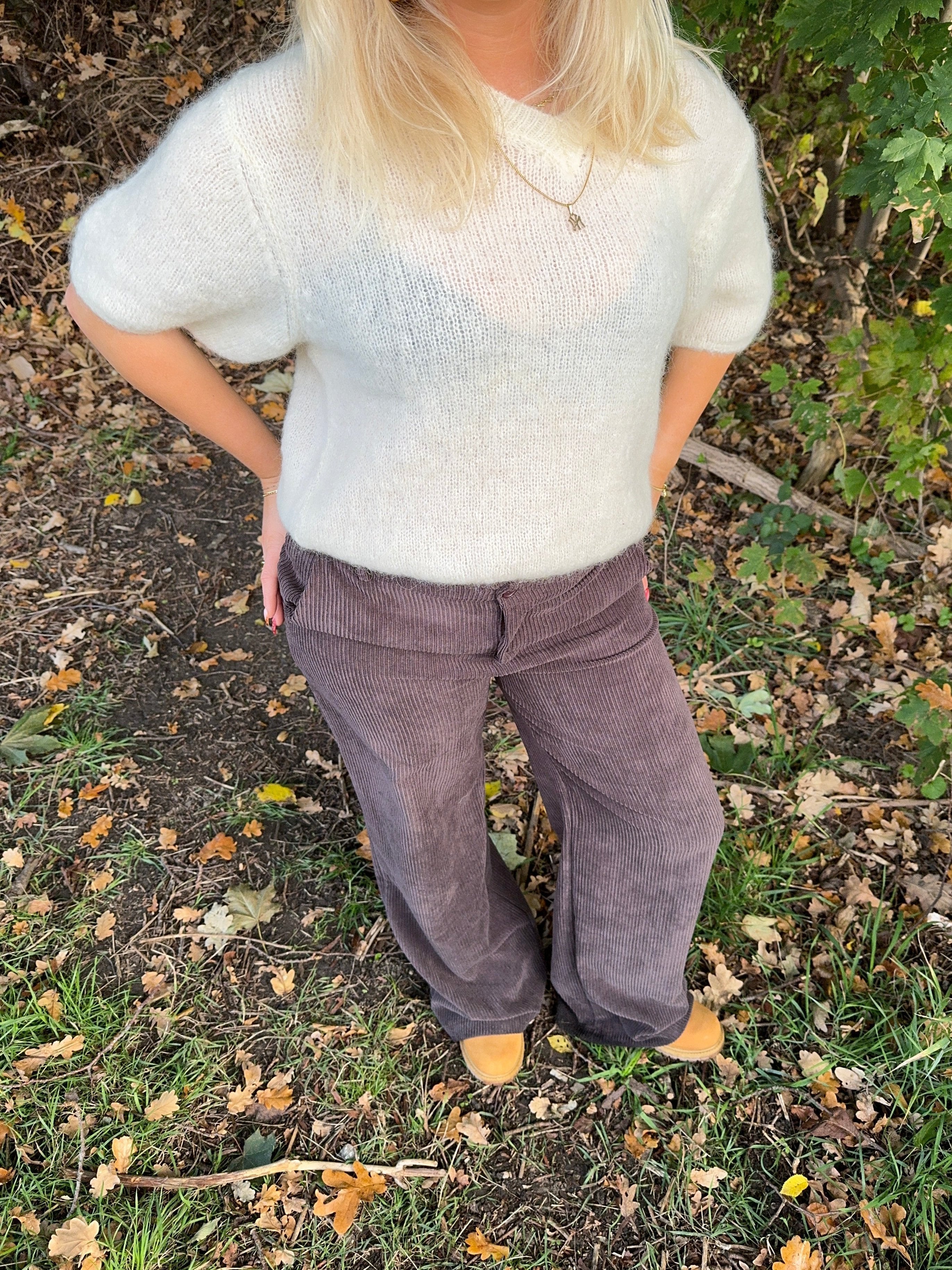 Rancy – Off-White Short-Sleeve Winter Sweater