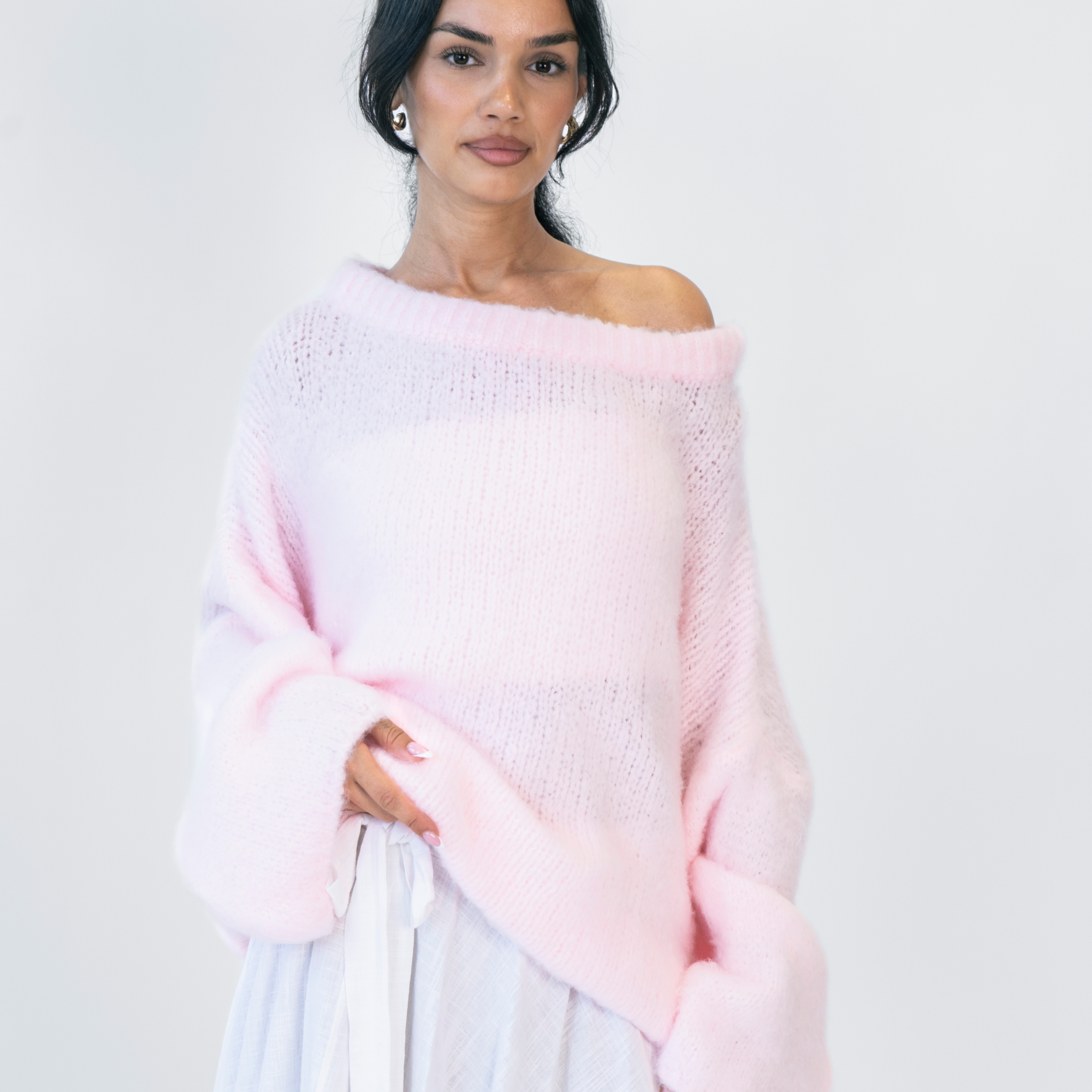 Elaara – Ultra-Soft Off-Shoulder Sweater