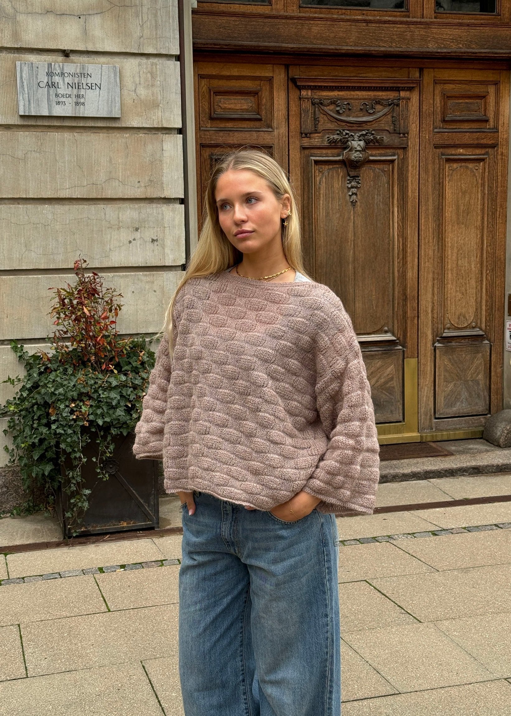Amber – Brown Bubble Knit Sweater