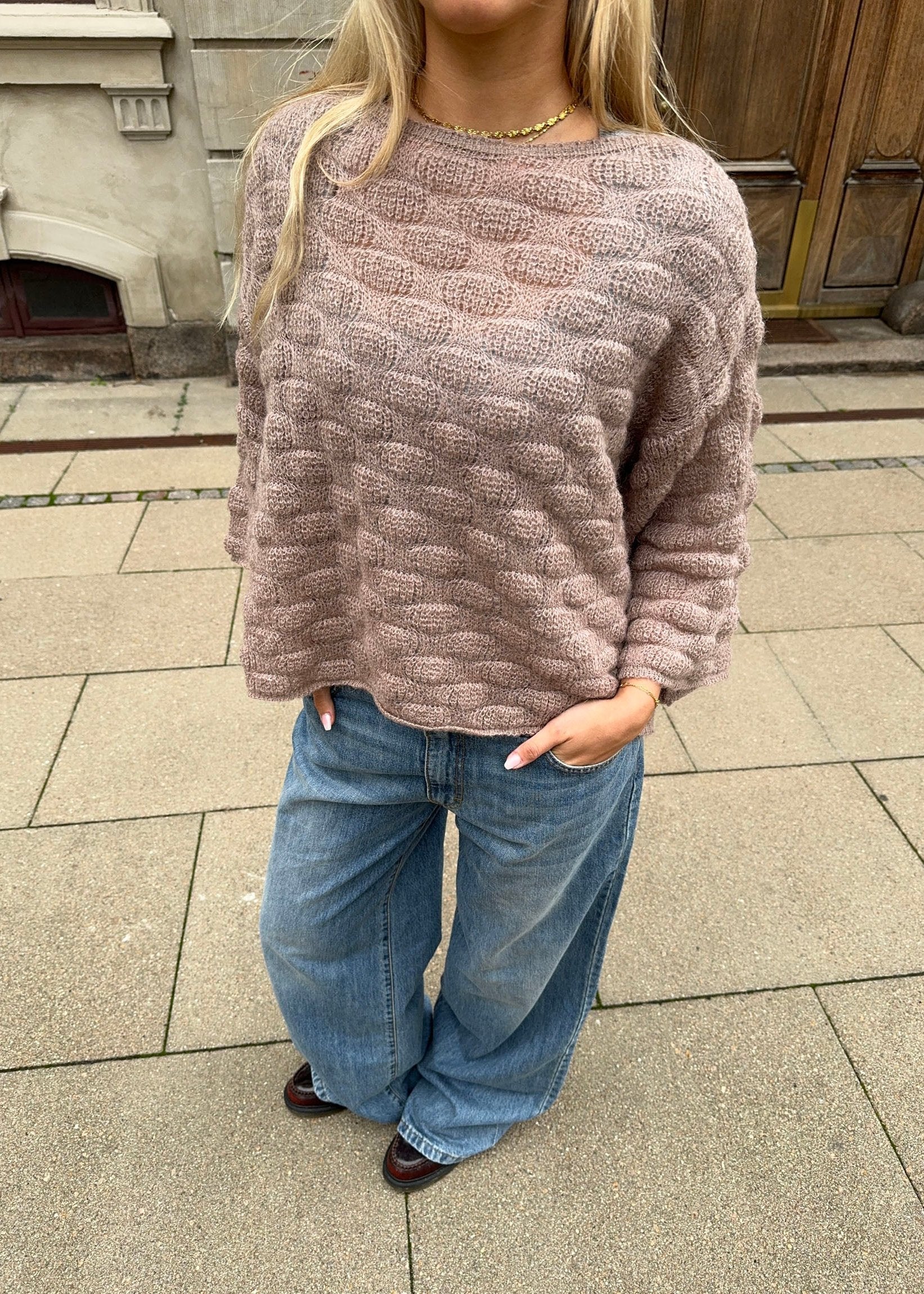 Amber – Brown Bubble Knit Sweater