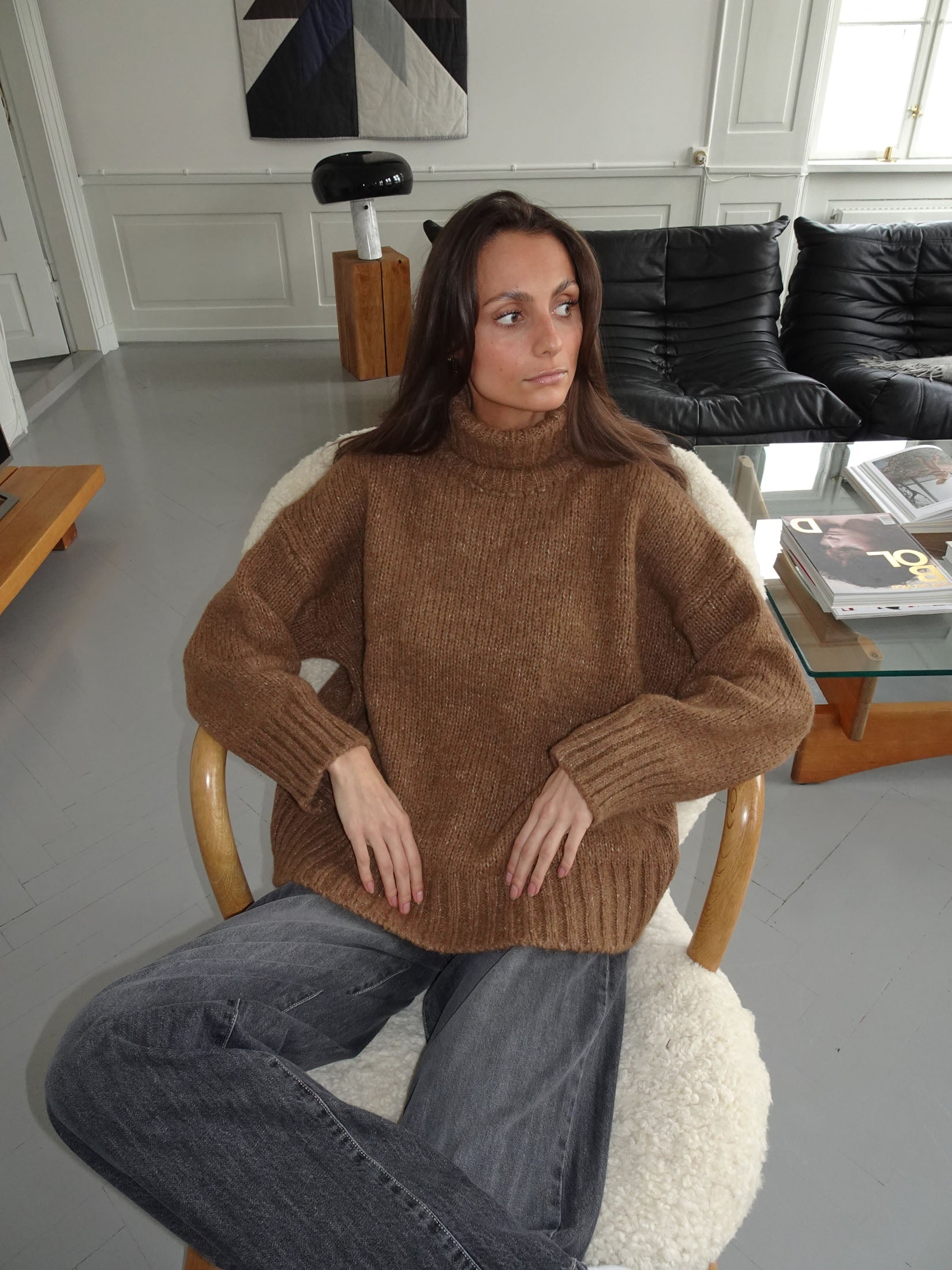 Valdamara – Brown Ribbed Turtleneck Sweater