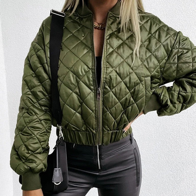 Elara – Quilted Short Bomber Jacket